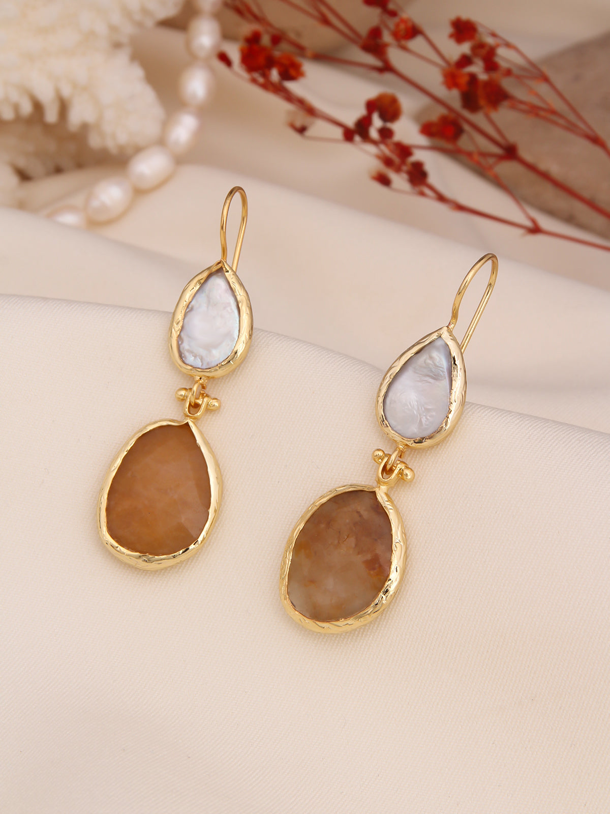 Agate & Pearl Earring