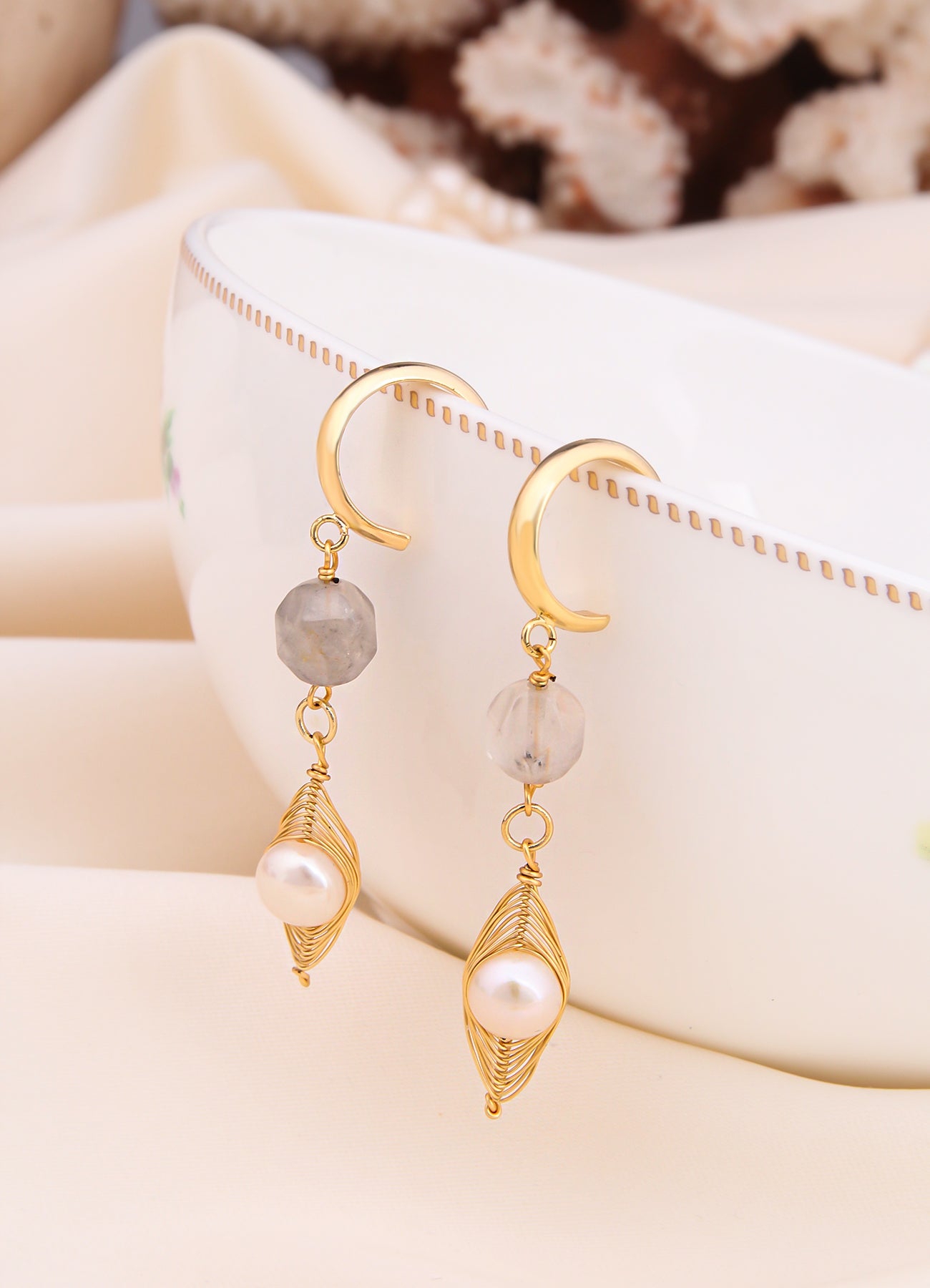 Amethyst & Pearl Earring