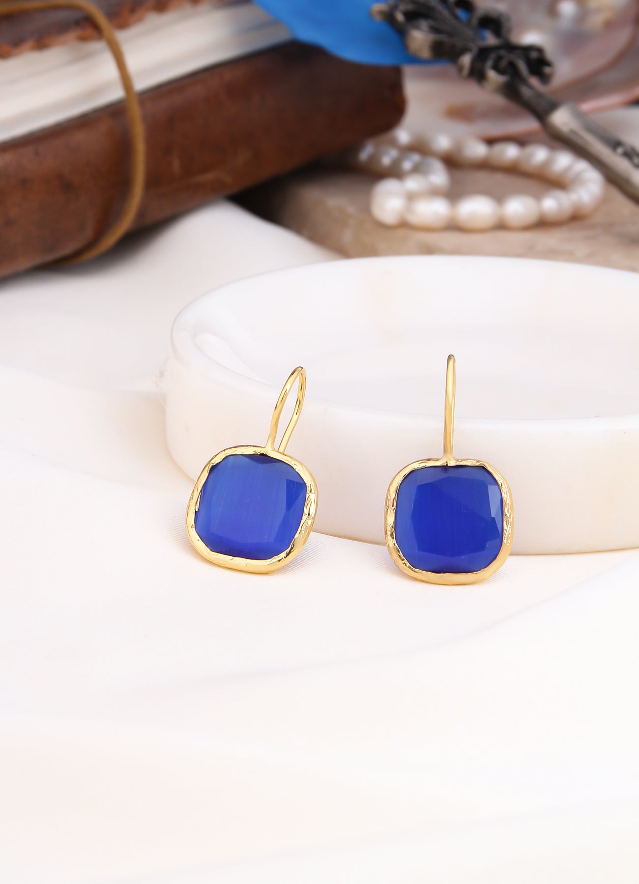 Cat Eyes Earring
