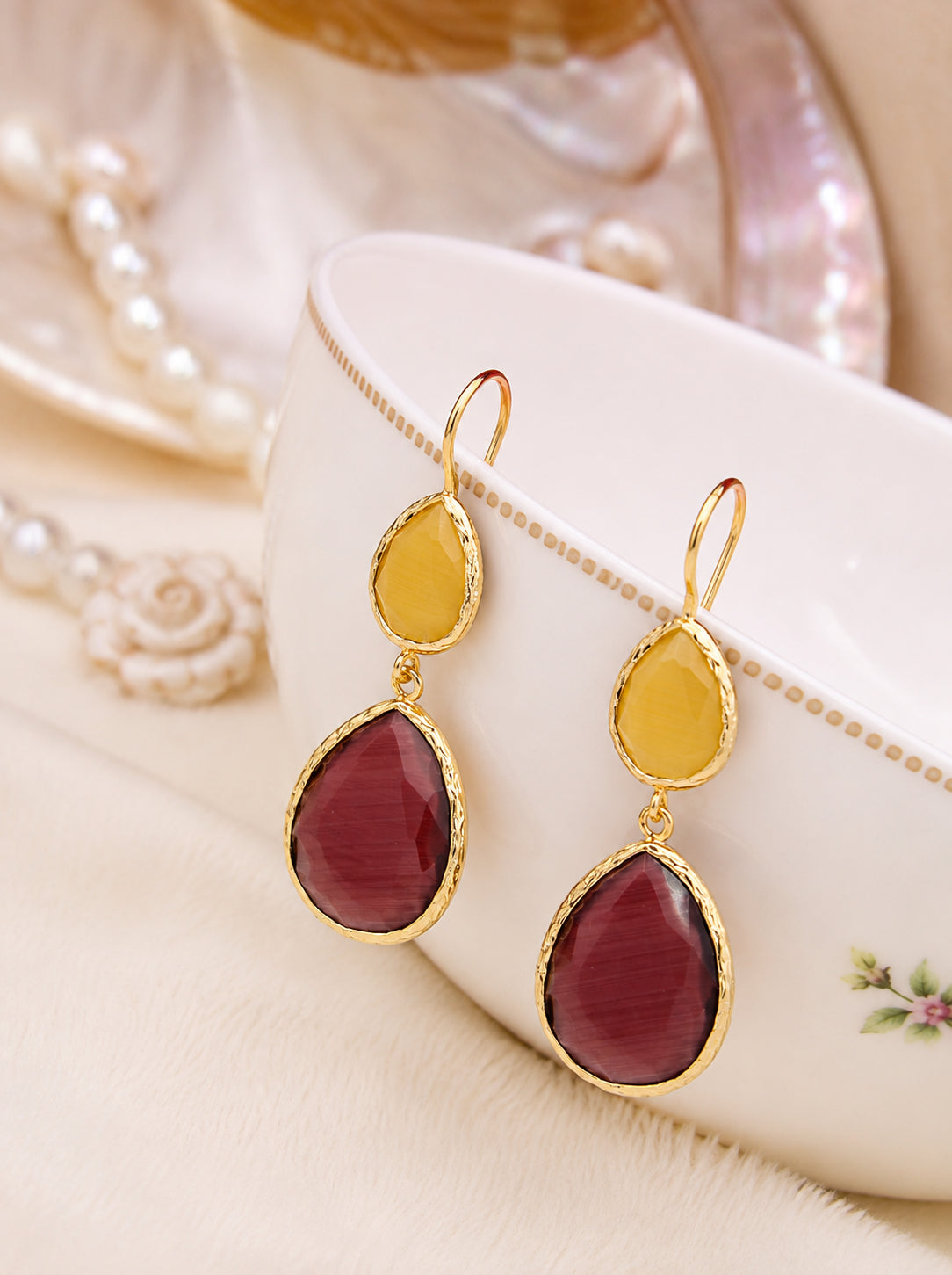 Cat Eyes Earring