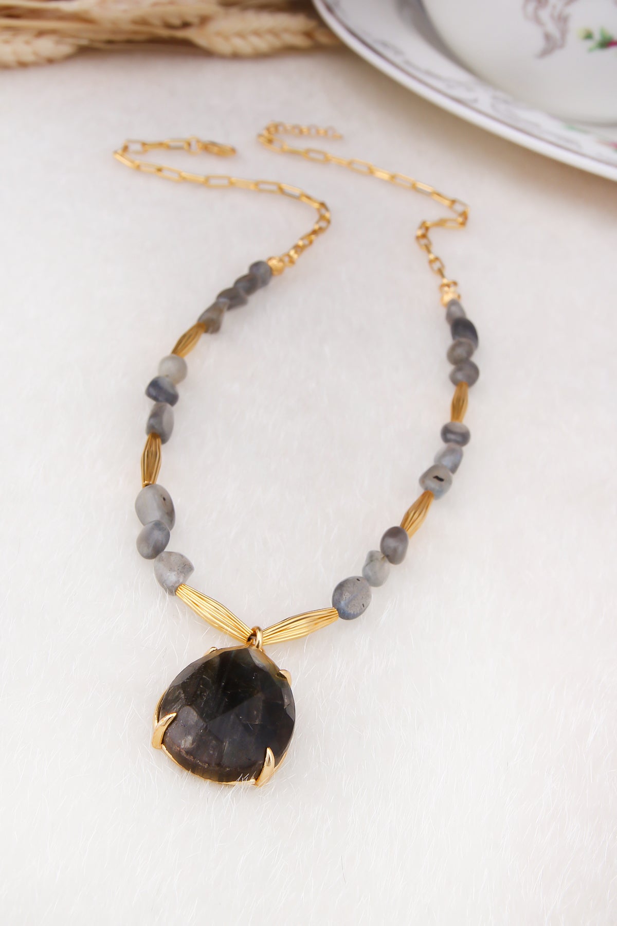 Labradorite Collier
