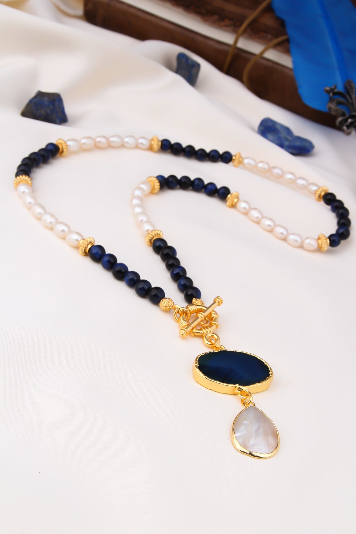 Agate & Nacre Collier