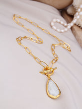 Moonstone Collier