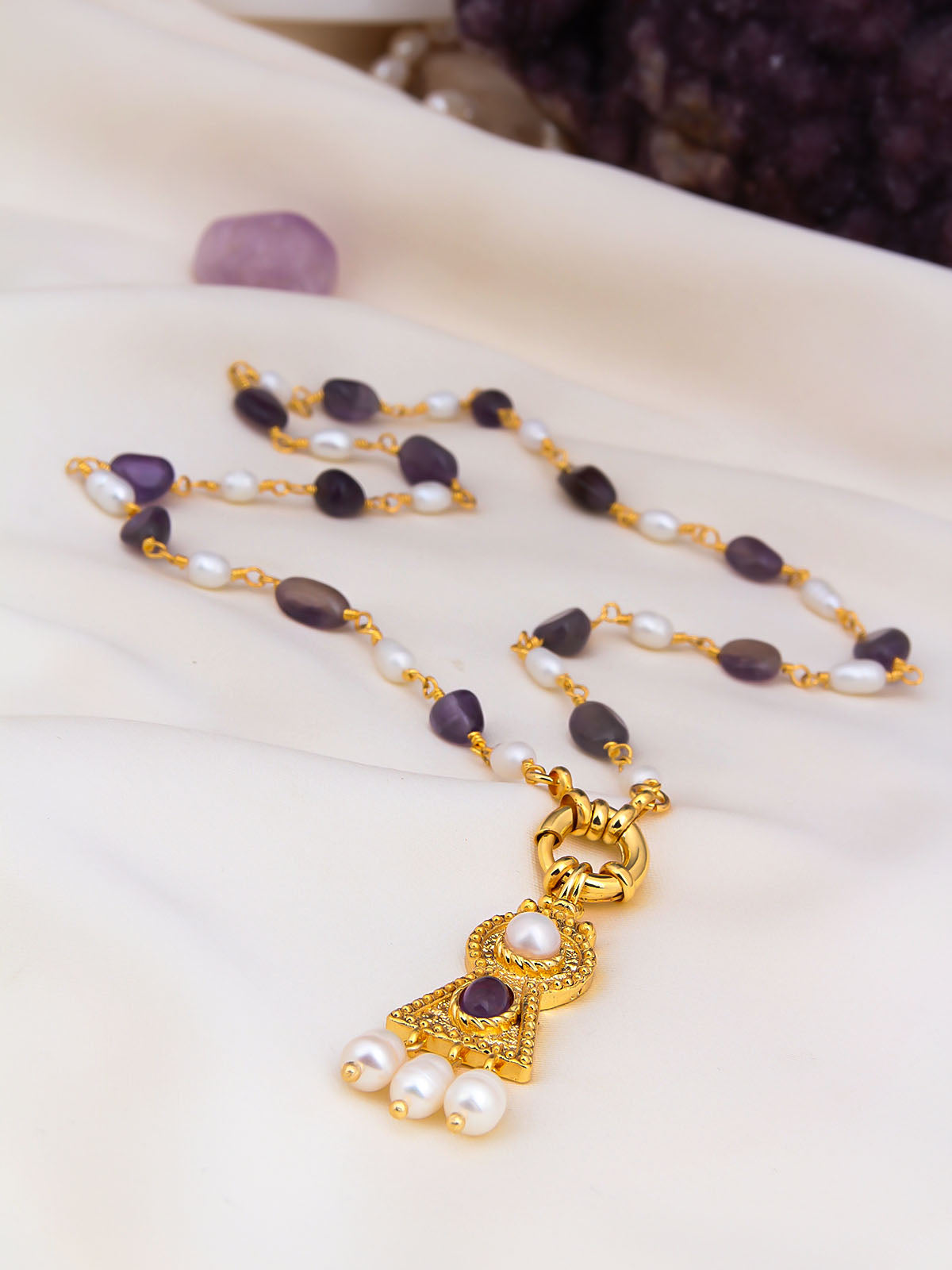 Amethyst & Pearl Collier