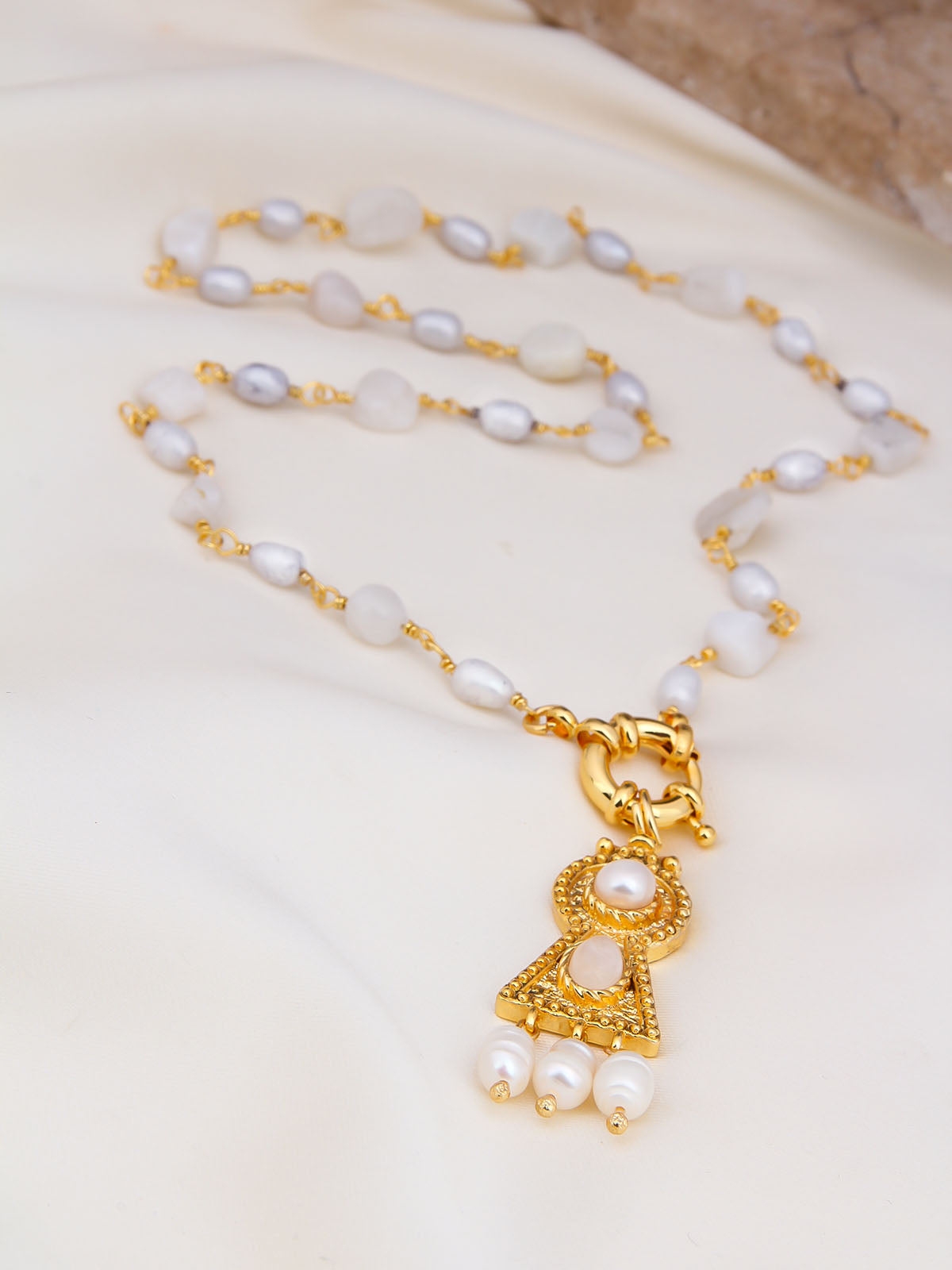 Moonstone & Pearl Collier