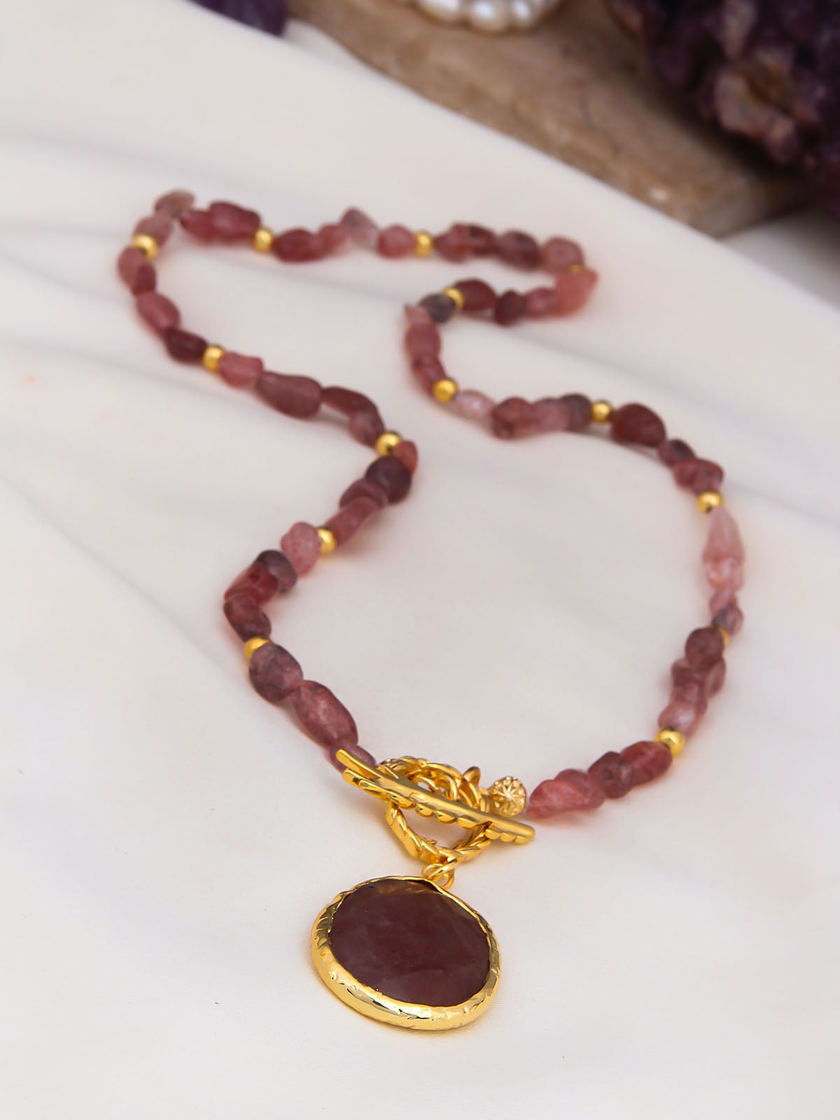 Strawberry Quartz Collier