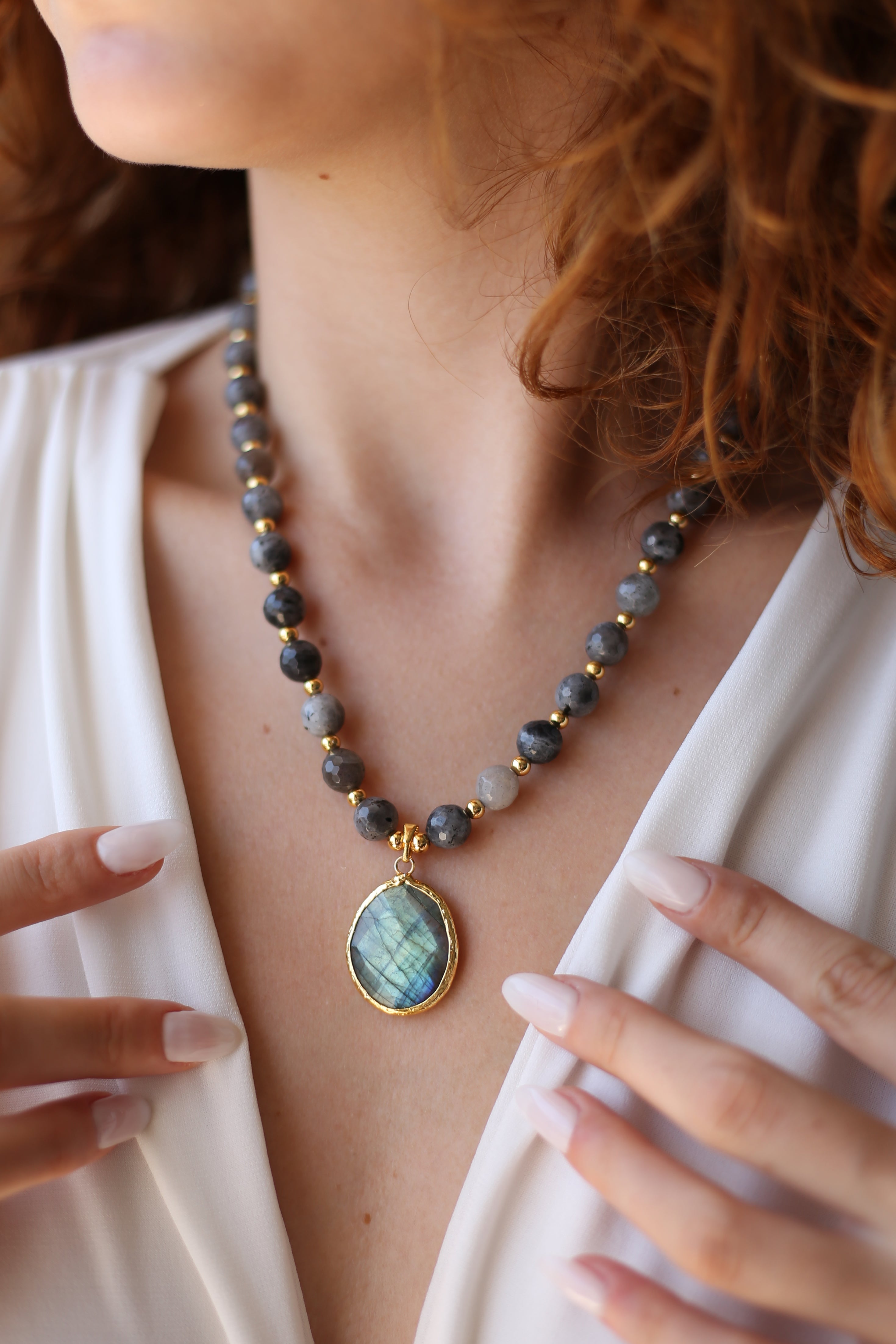 Labradorite Collier