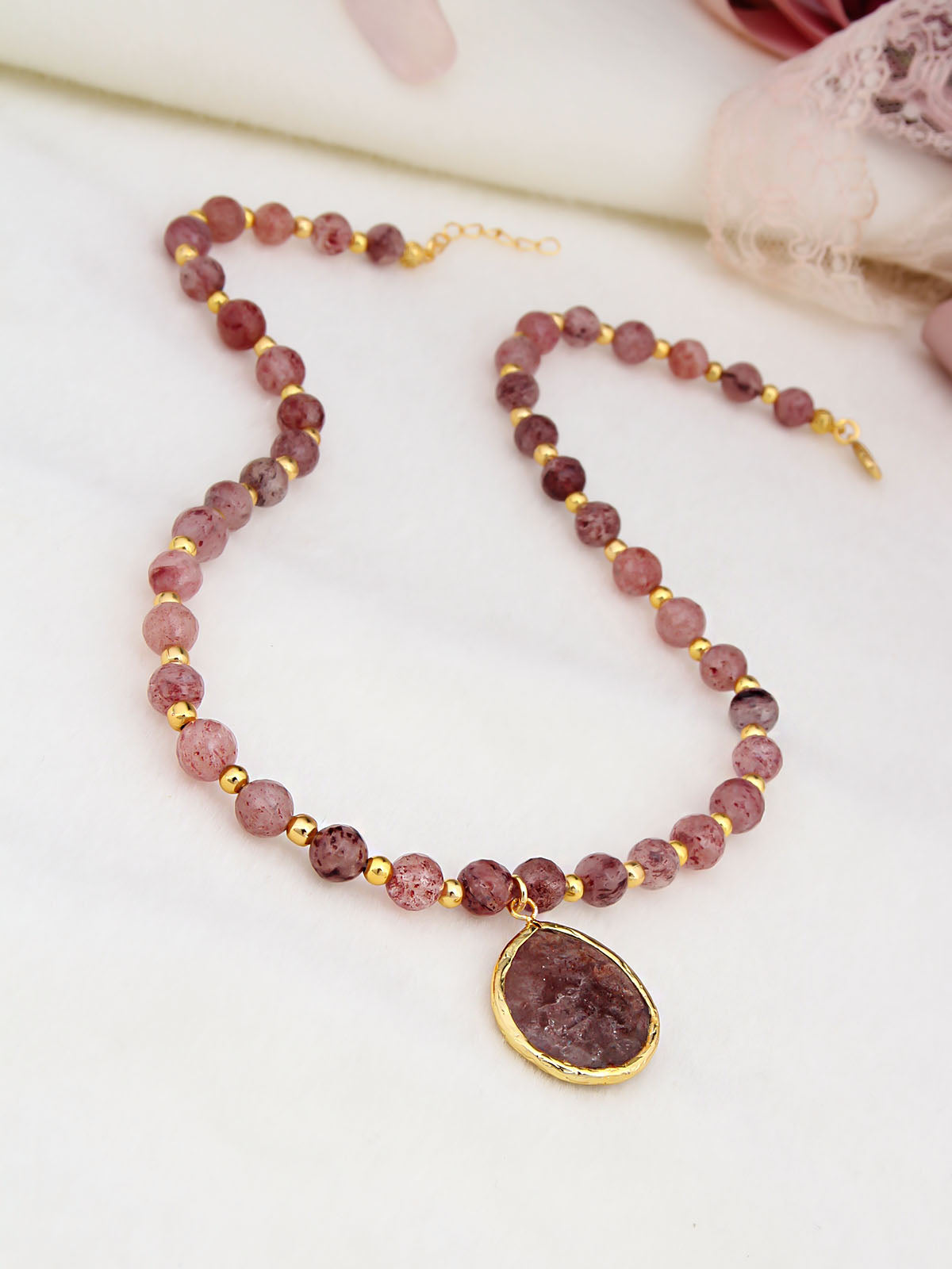 Strawberry Quartz Collier
