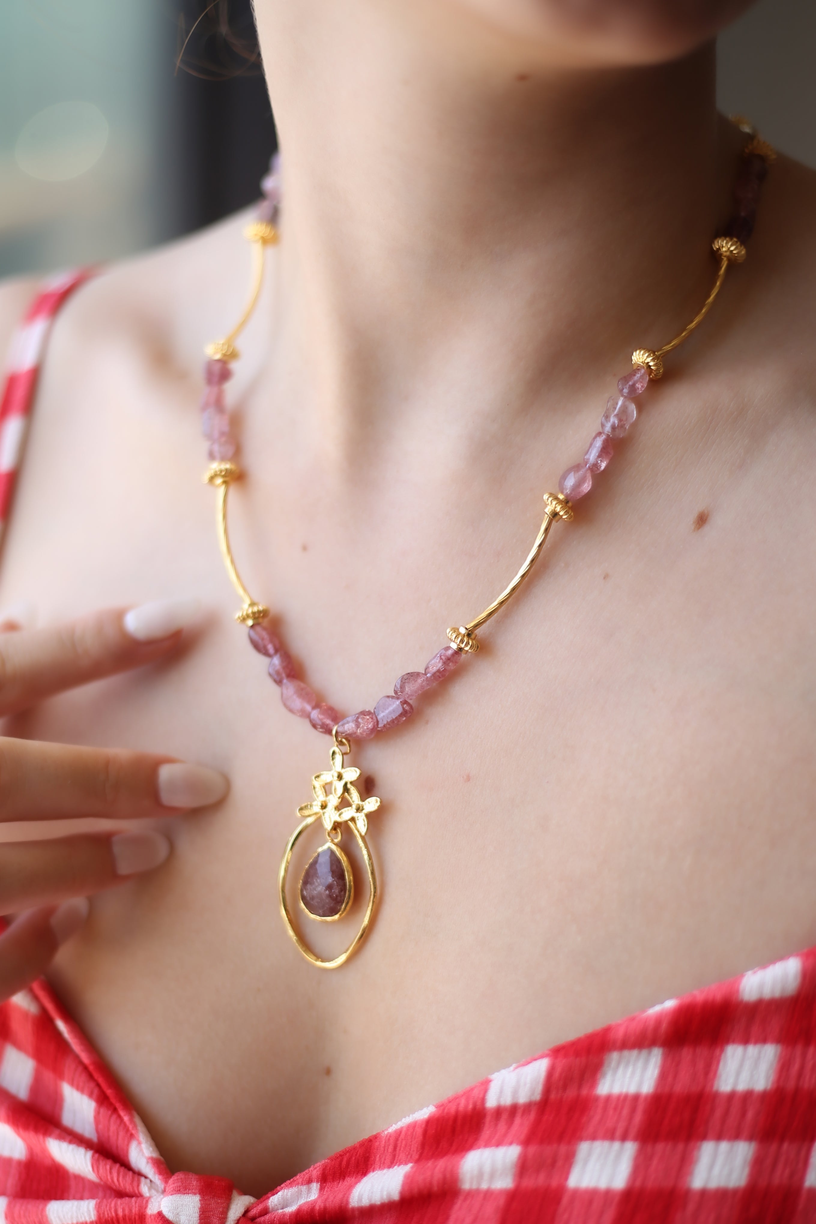 Strawberry Quartz Collier