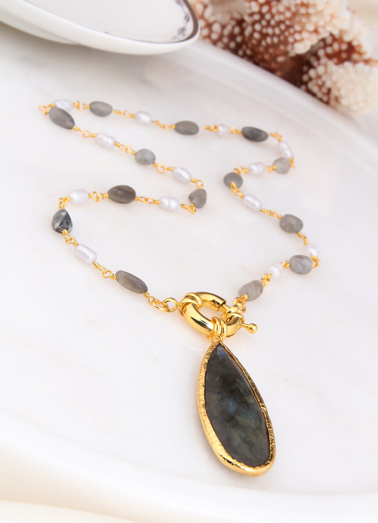 Labradorite Collier