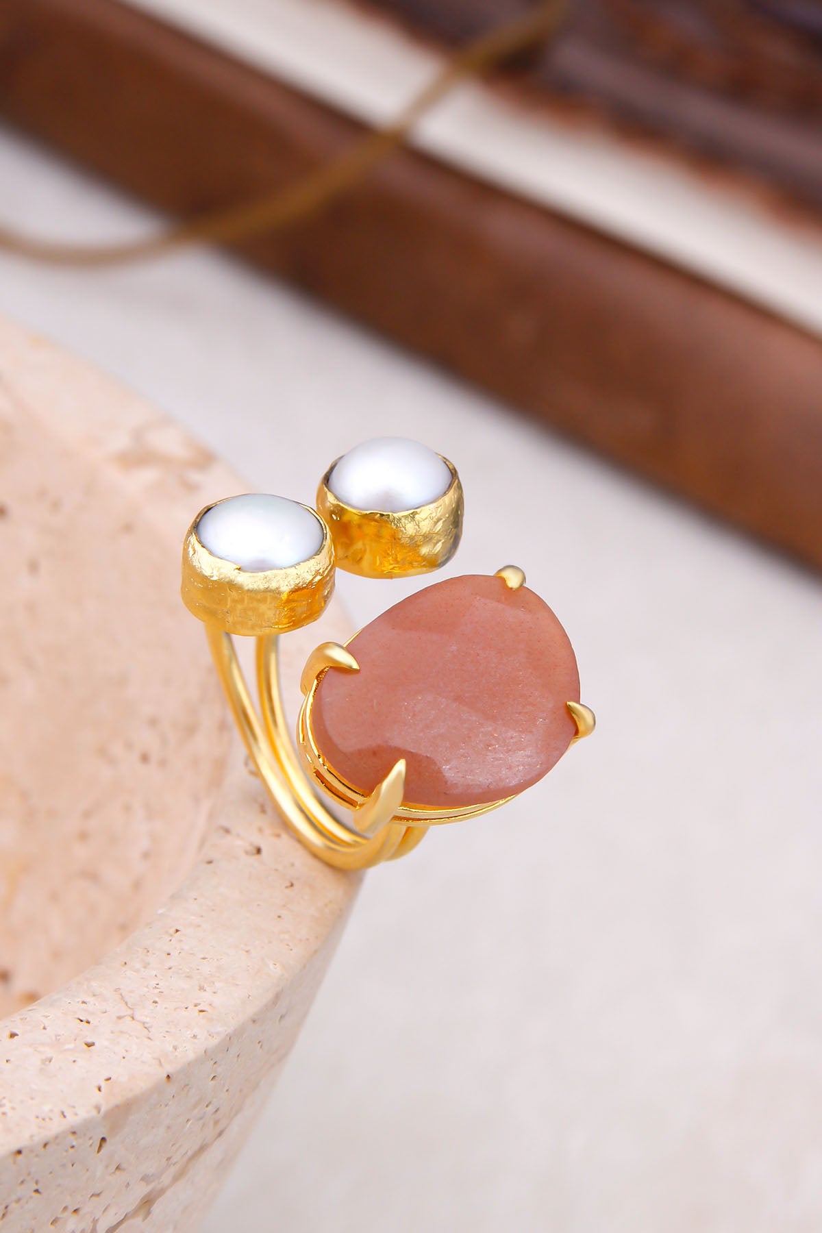 Pearl & Sun Stone Bagues