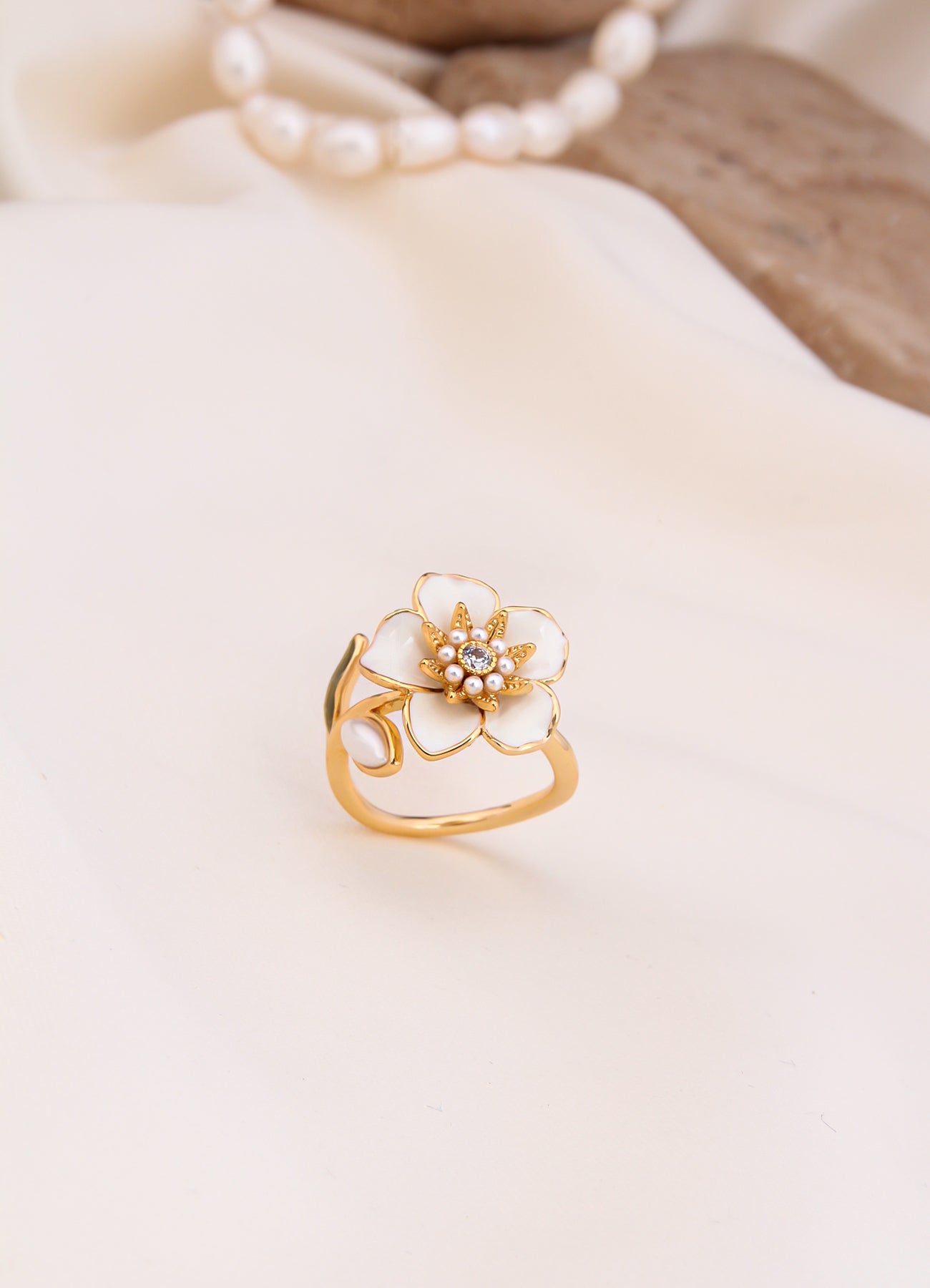 Nacre & Pearl Ring