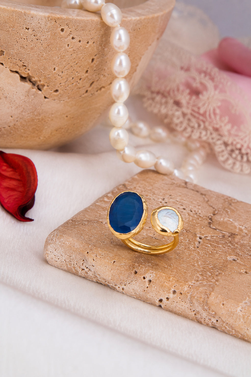 Pearl & Cat Eyes Ring