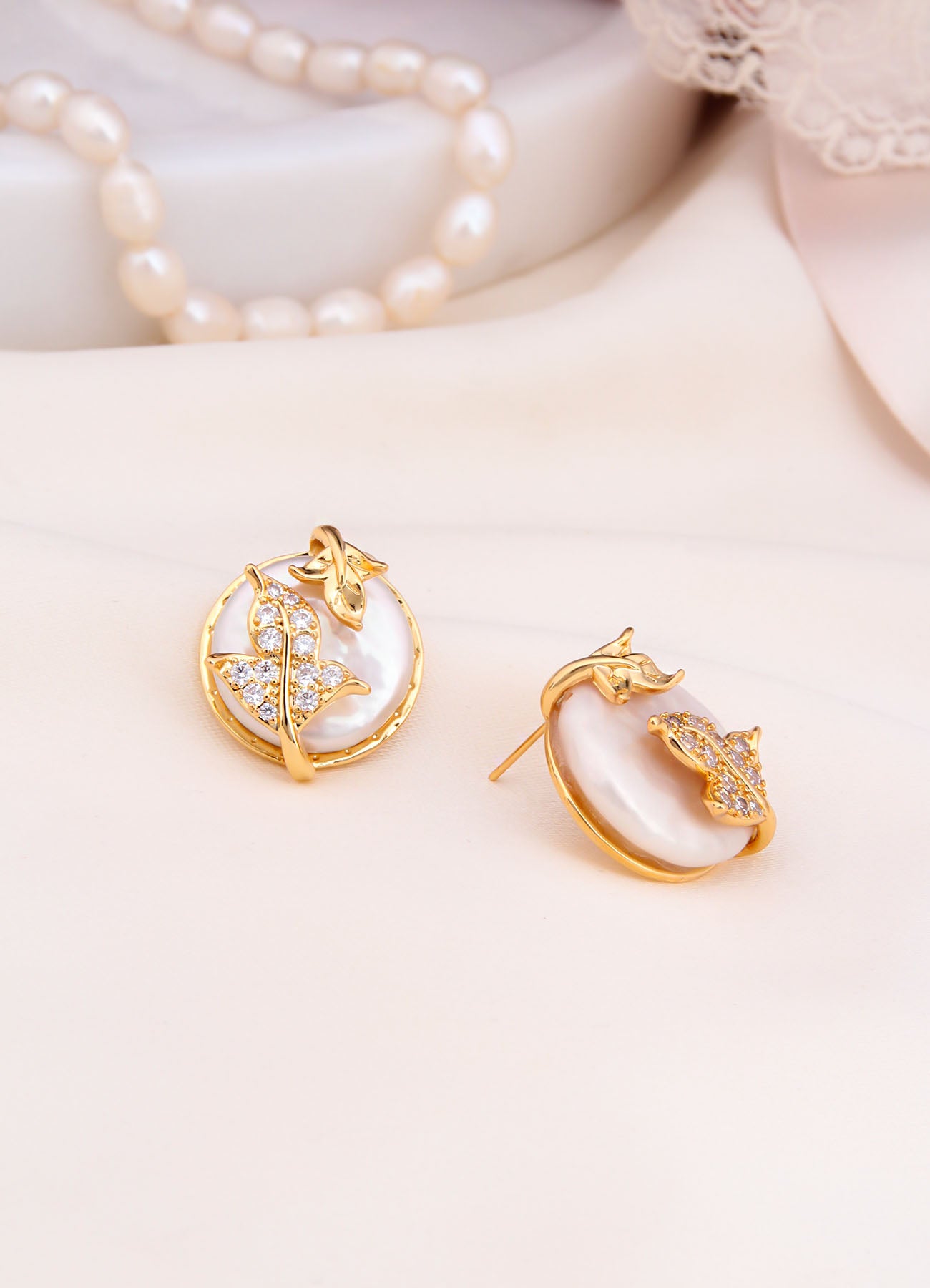 Nacre & Zircon Earring
