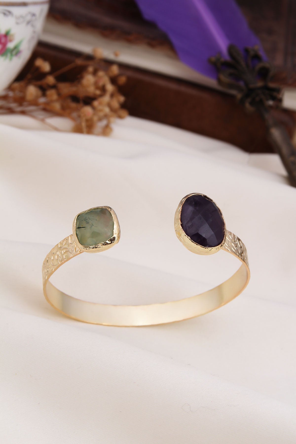 Prehnite & cat eyes Bracelet