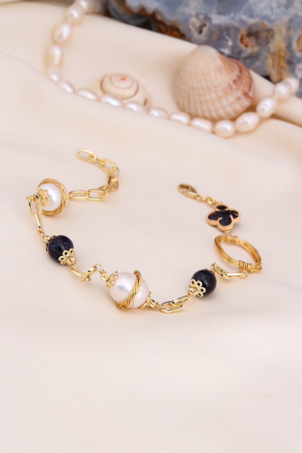 Pearl & Onix Bracelet