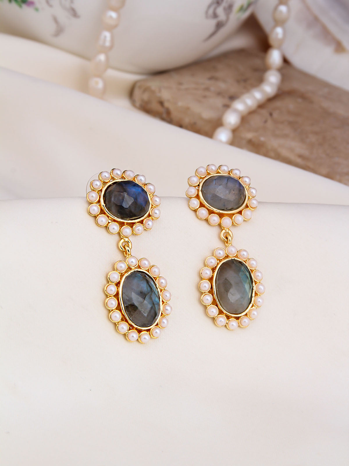 Labradorite & Pearl Earring