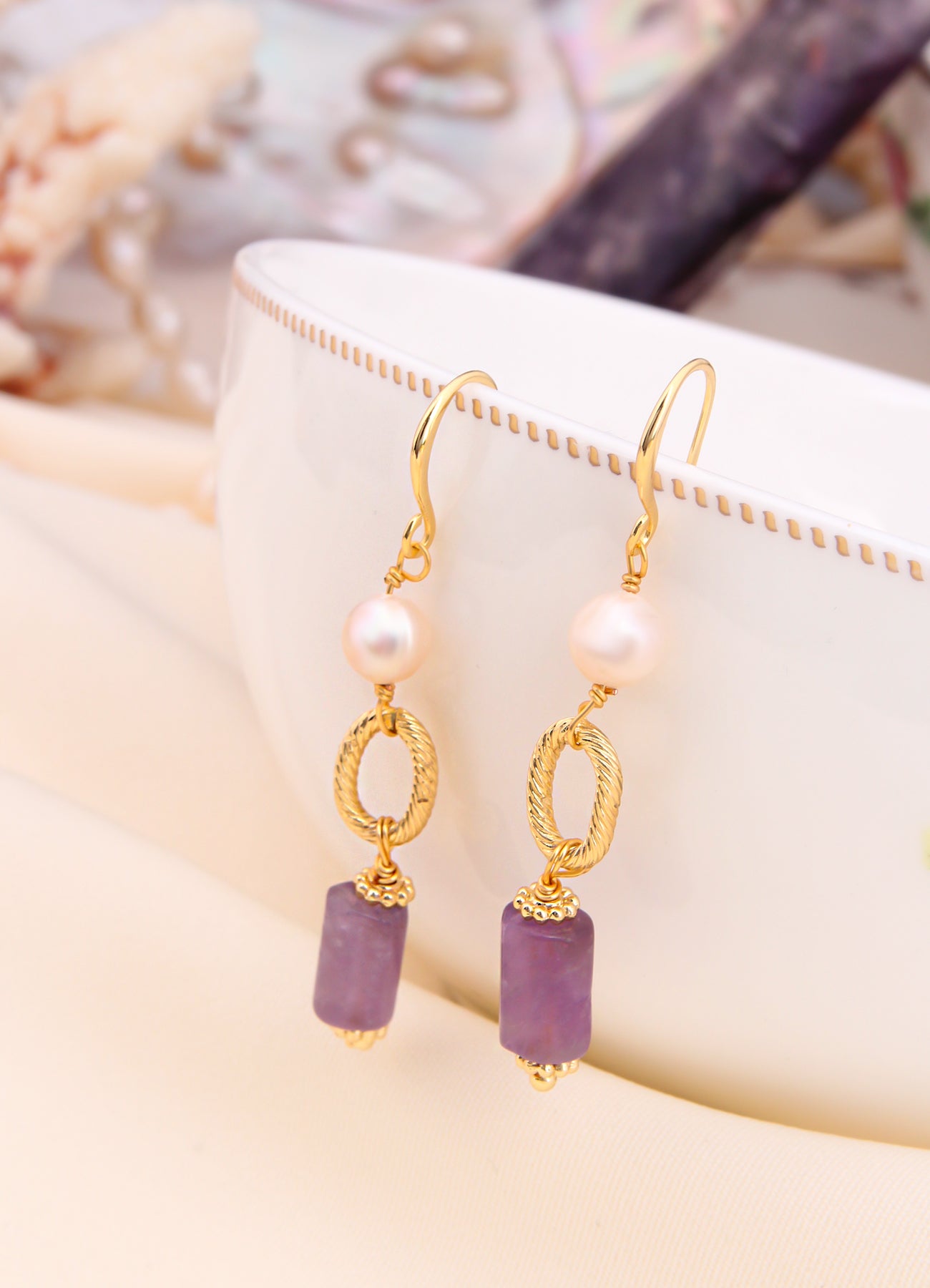 Amethyst & Pearl Earring