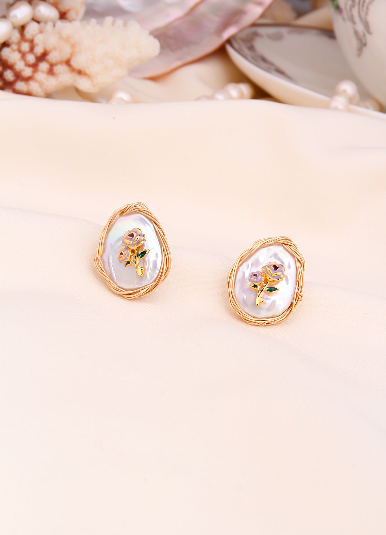 Nacre Earring