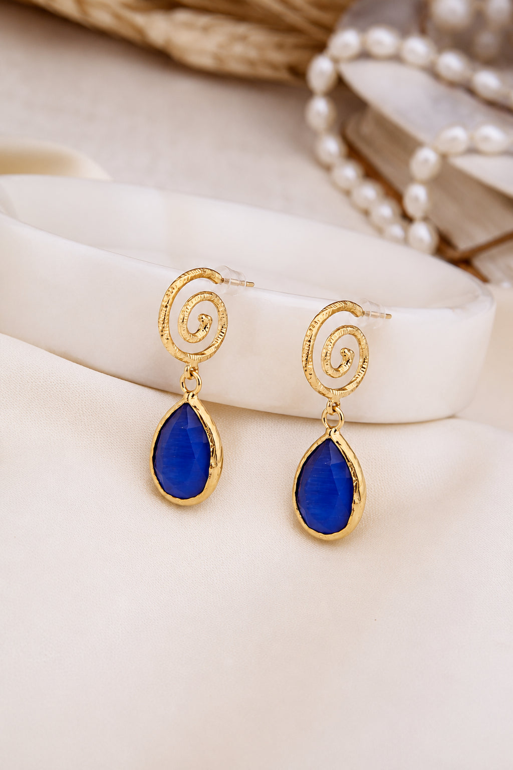 Cat Eyes Earring