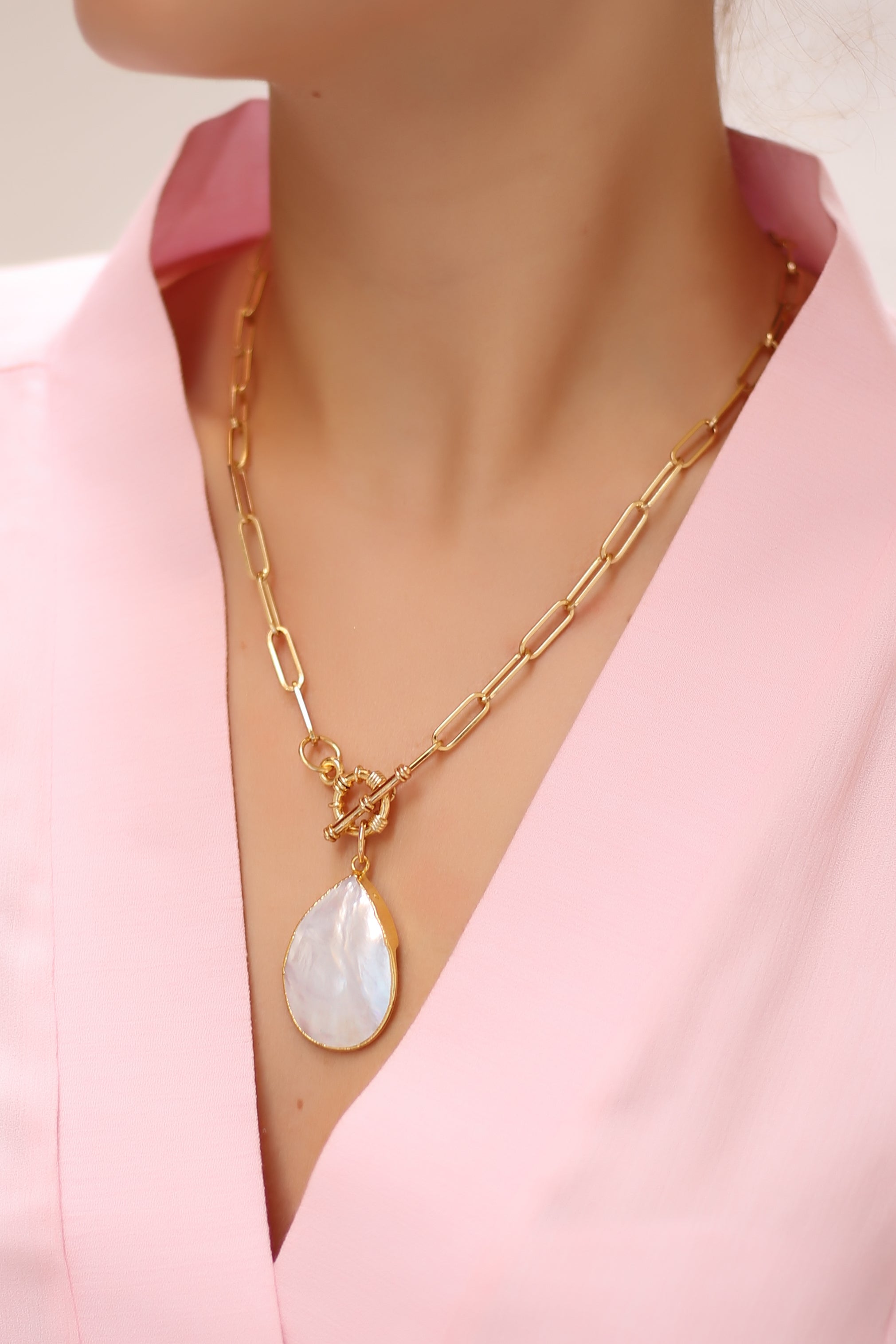 Nacre Collier