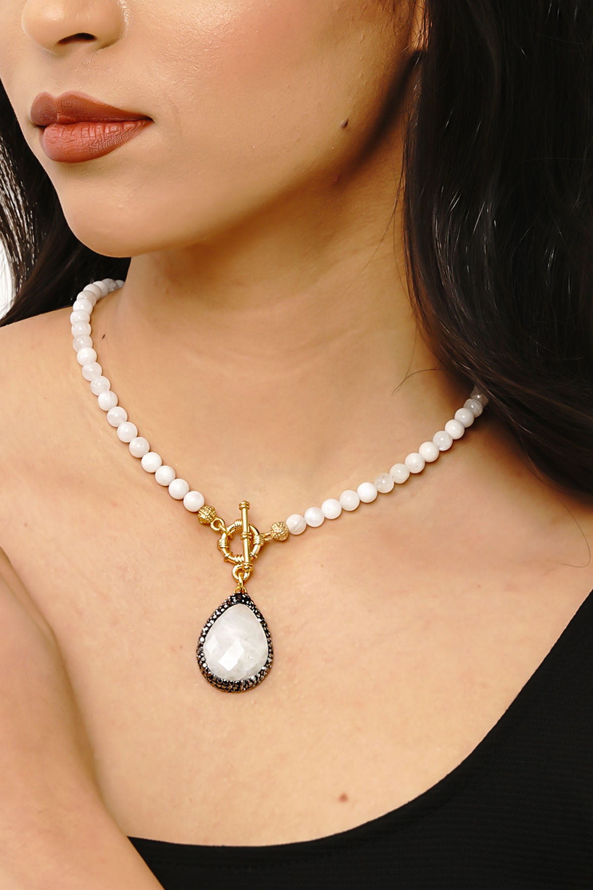 Moonstone Collier