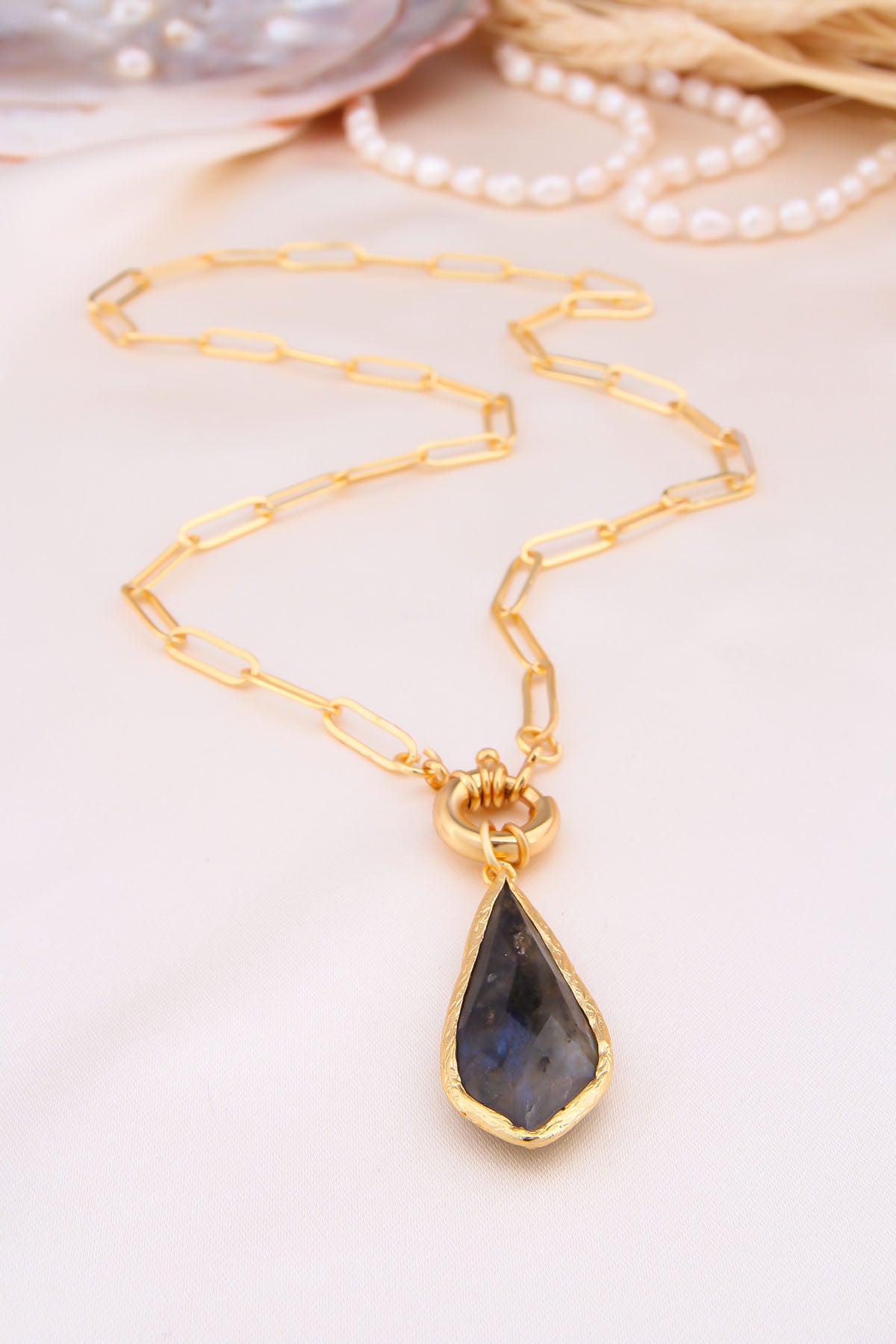 Labradorite Collier
