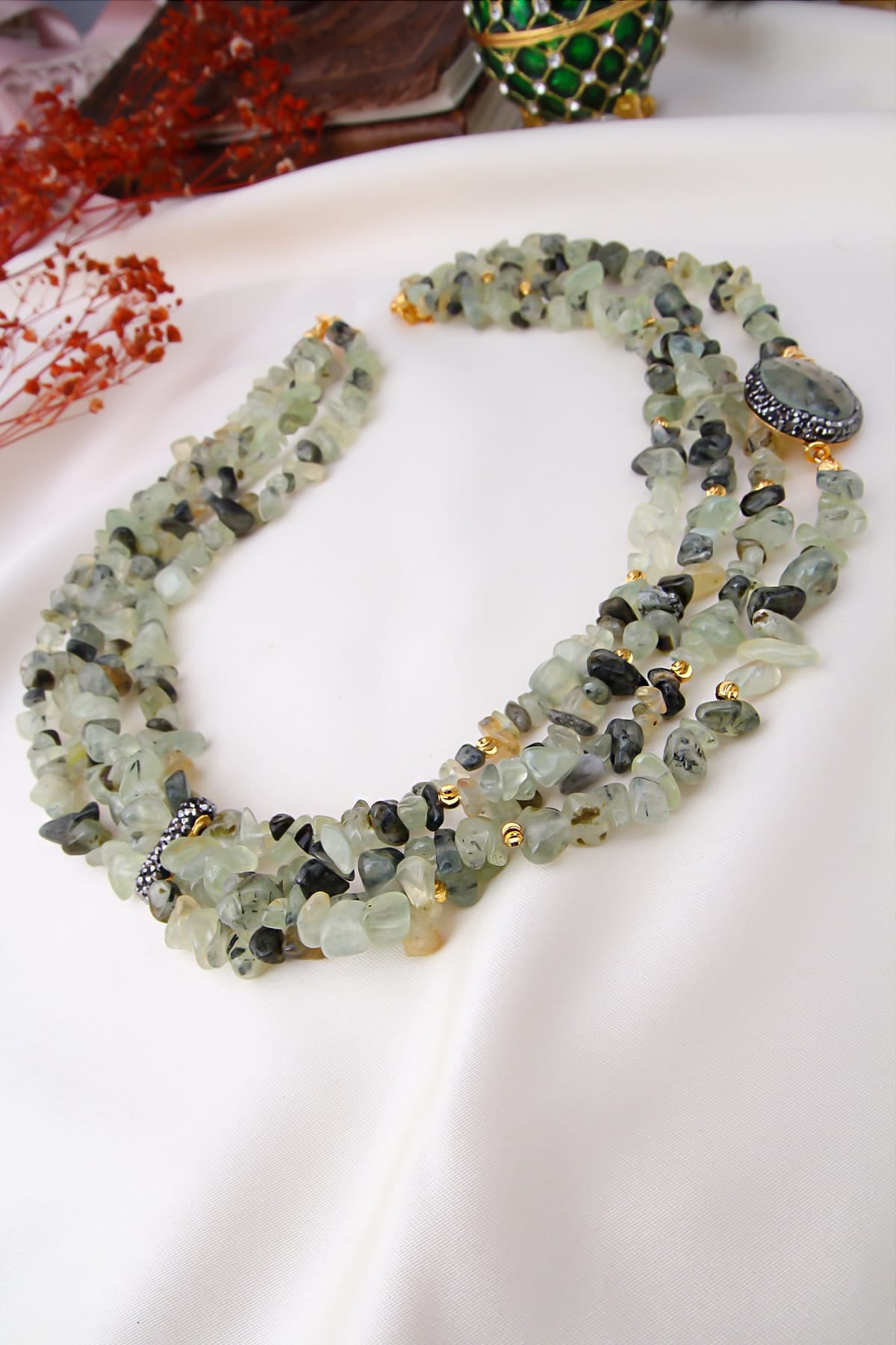 Prehnite Collier
