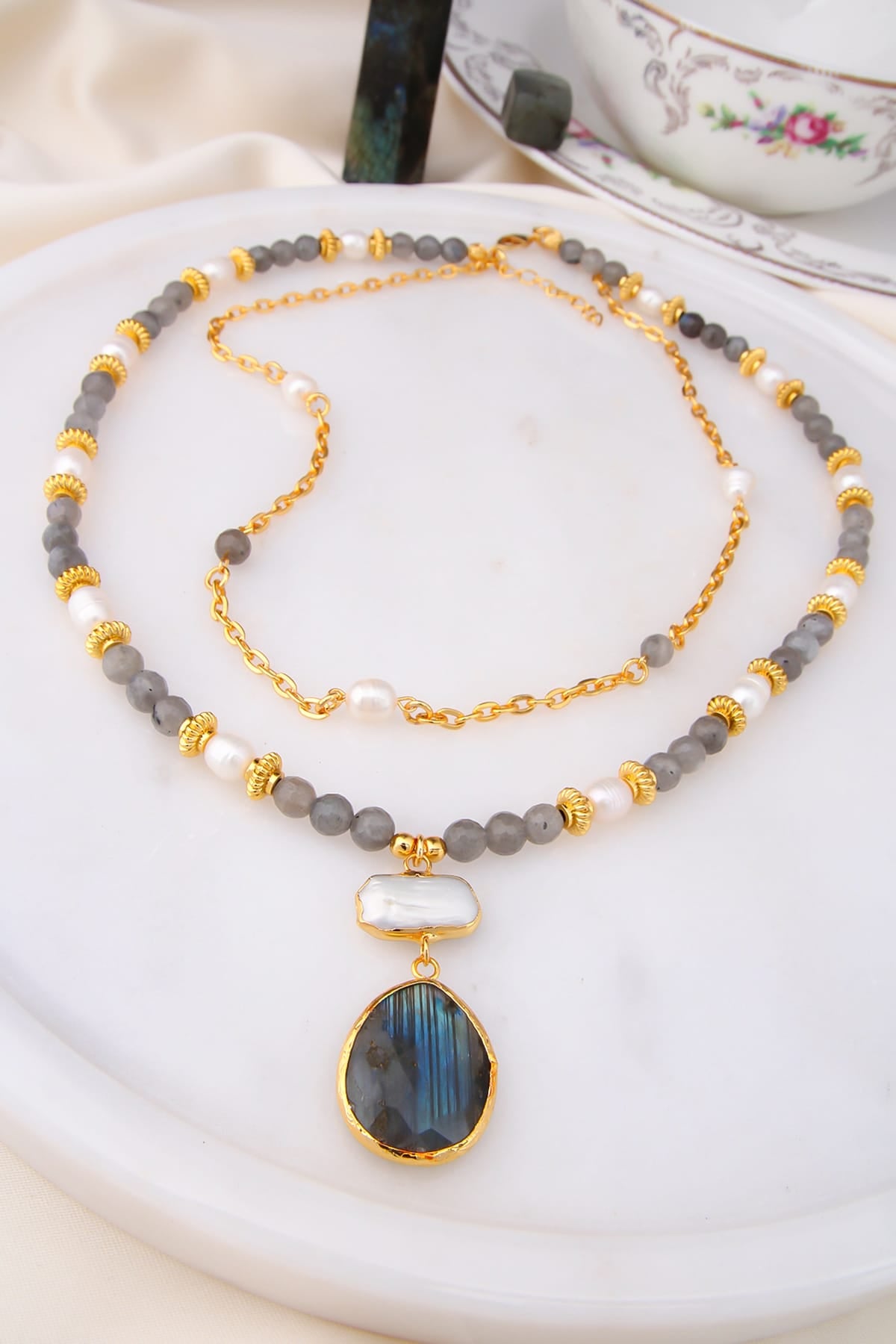 Labradorite Collier