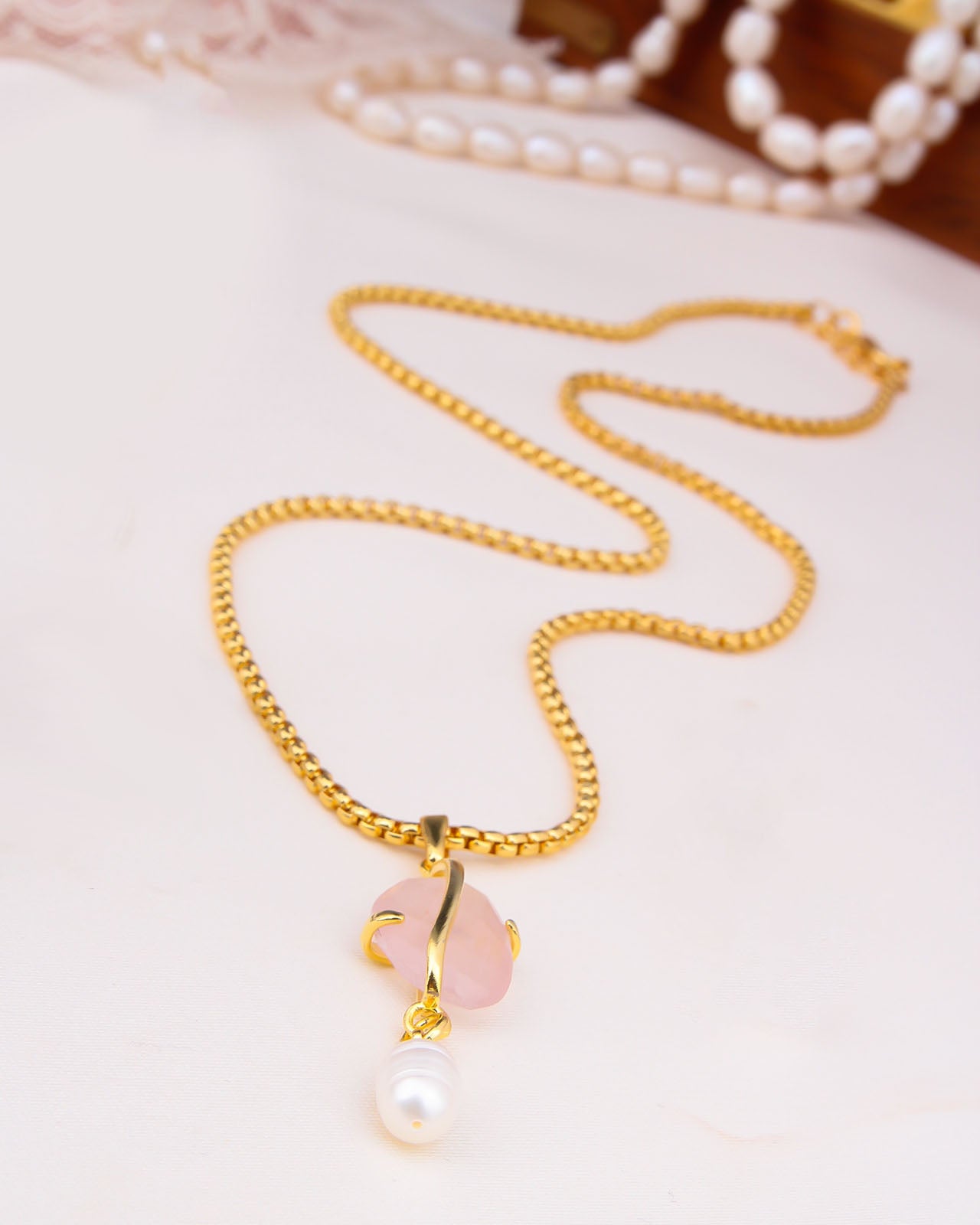 Pink Quartz Collier