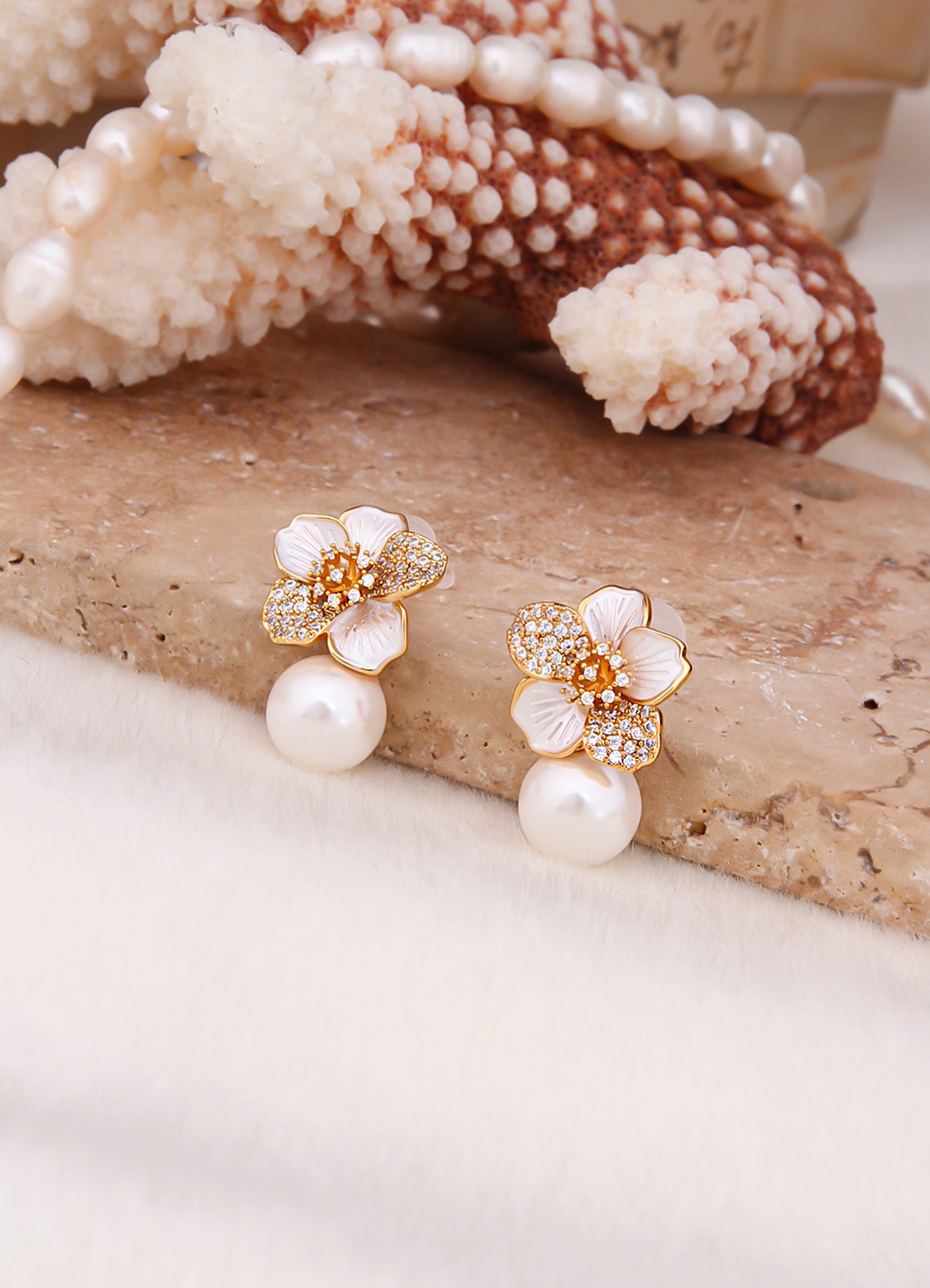 Zircon & Pearl Earring