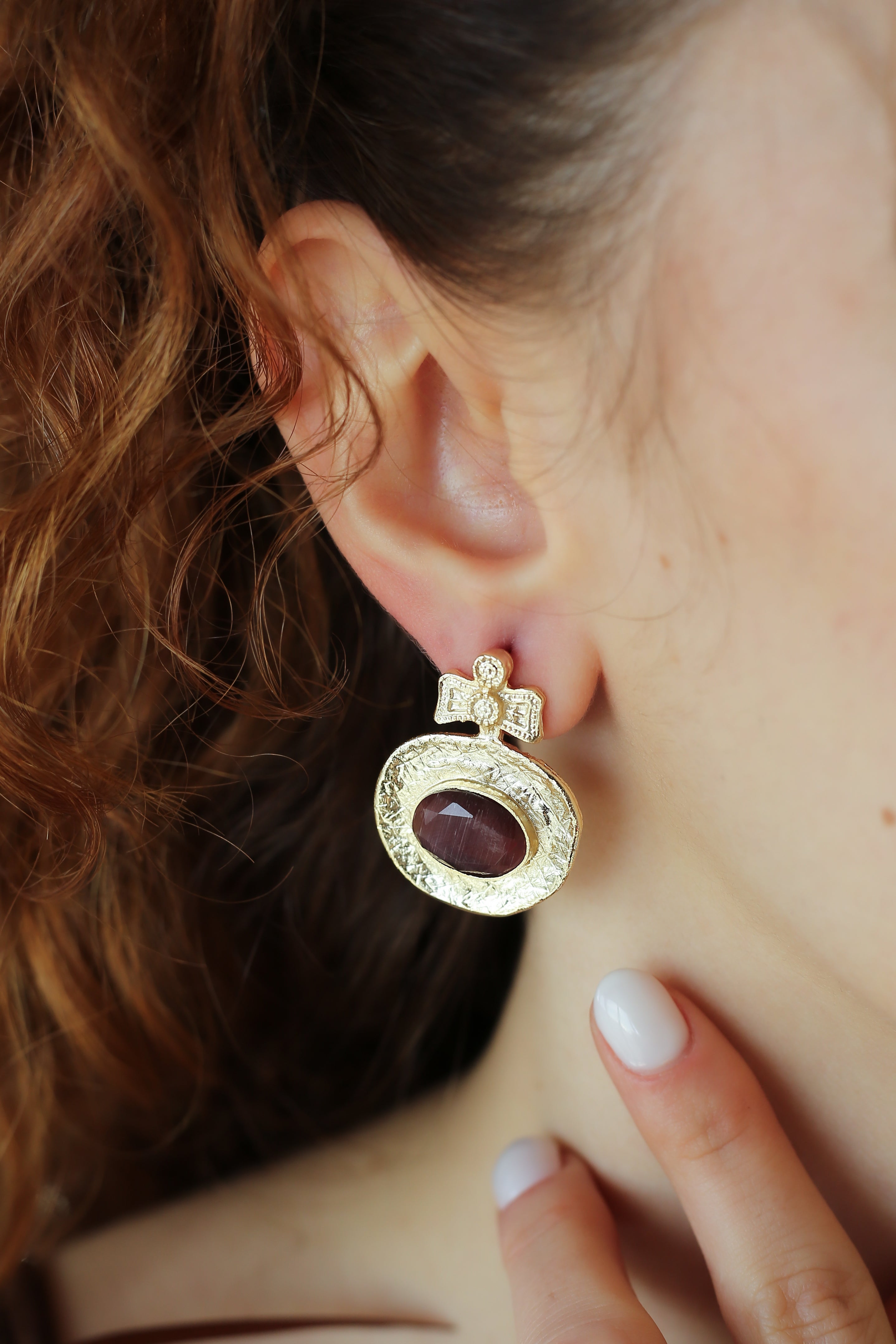 Cat Eyes Earring