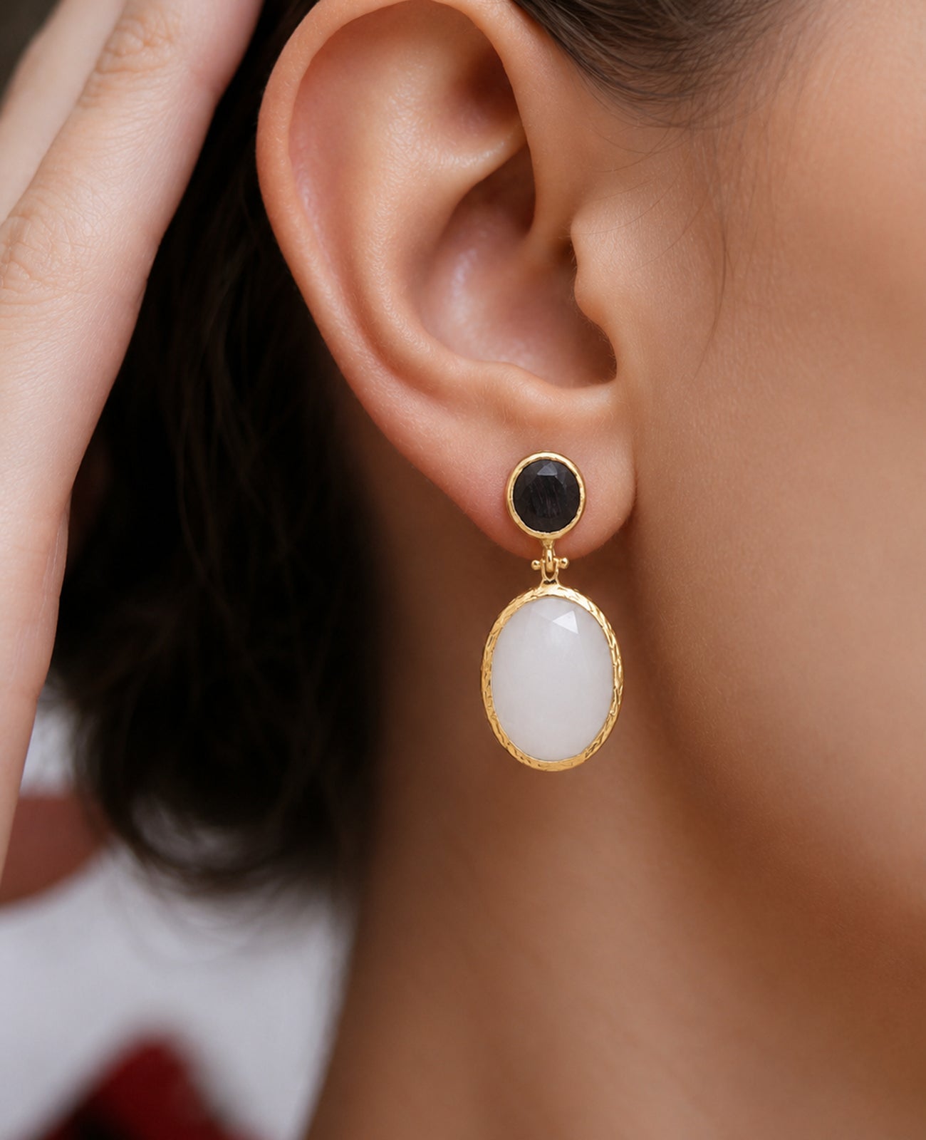 Onix & MoonStone Earring