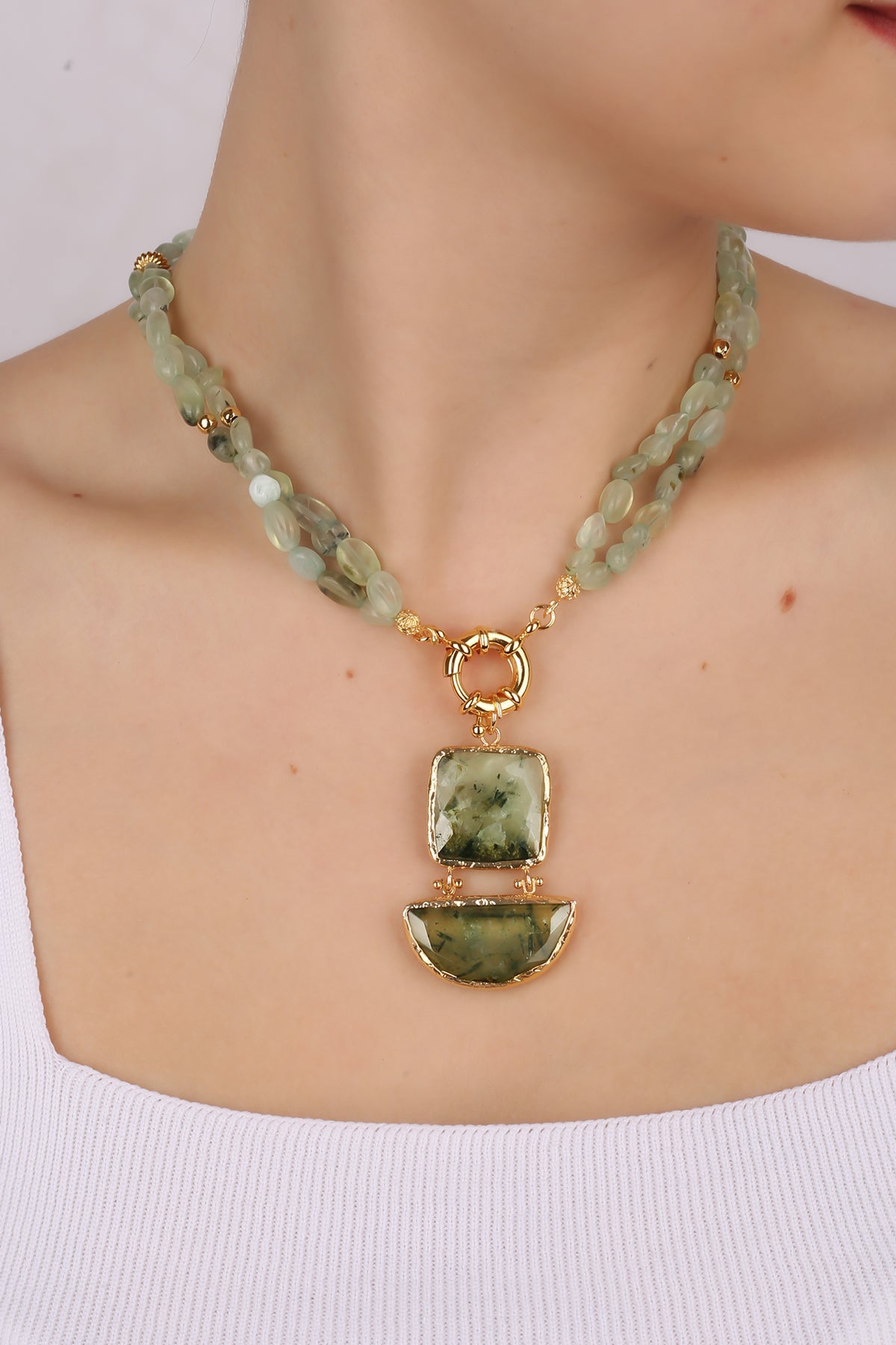 Prehnite Collier