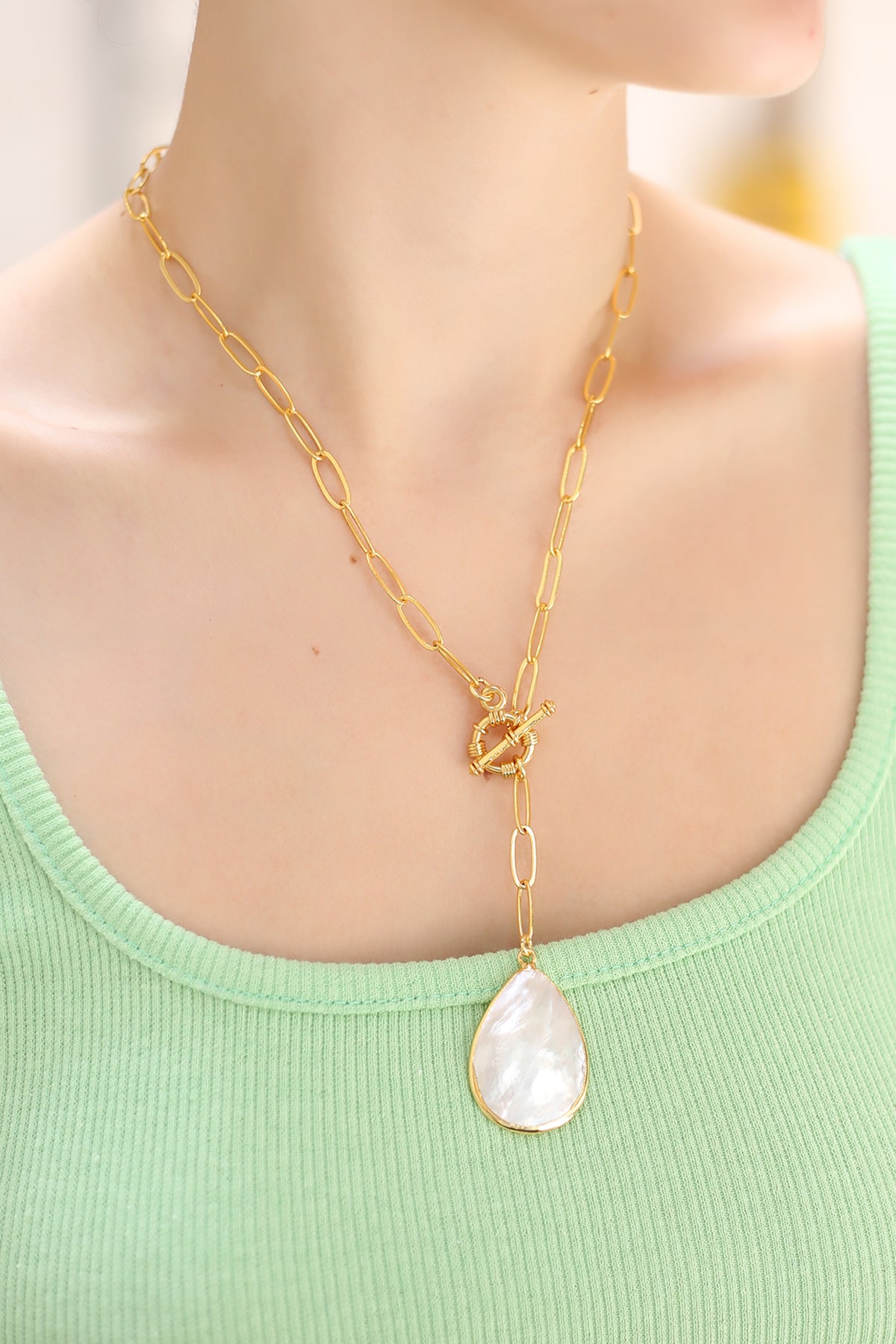 Nacre Necklace