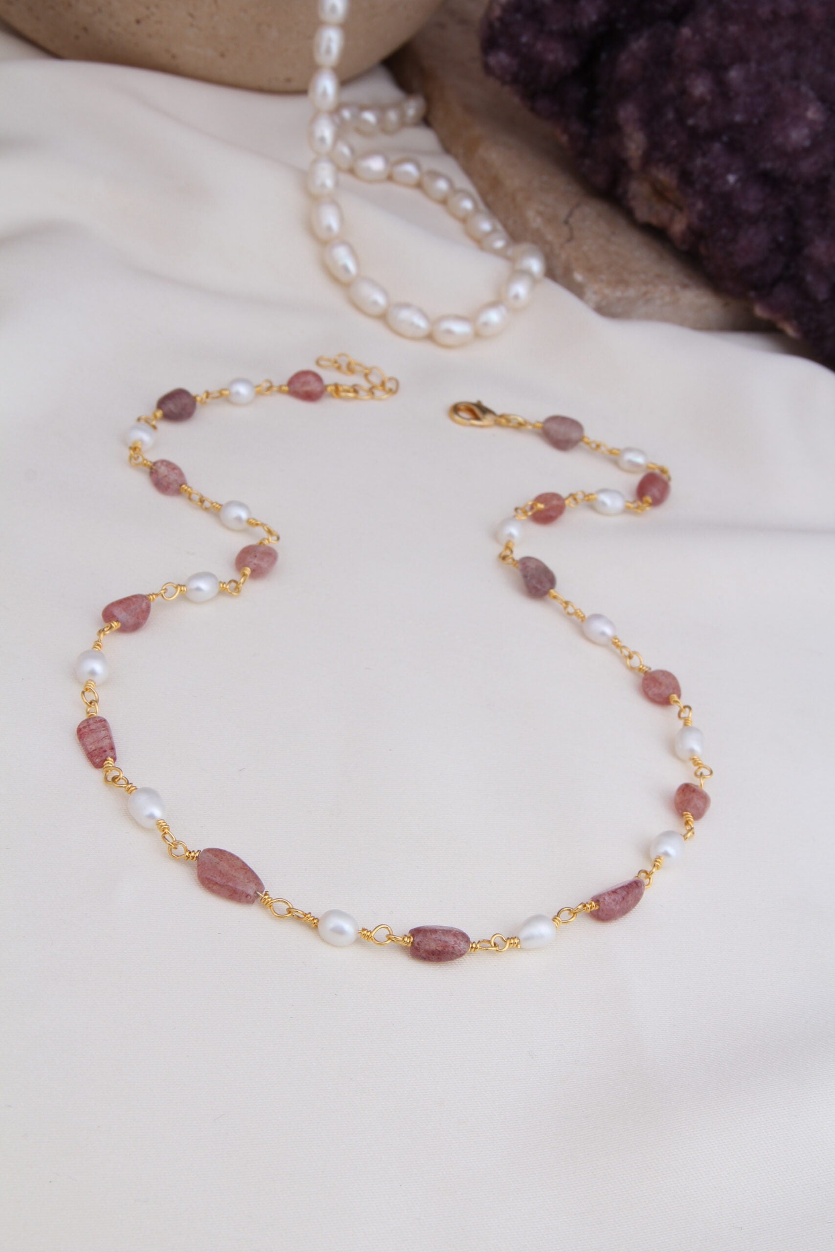 Strawberry Quartz & Pearl Collier