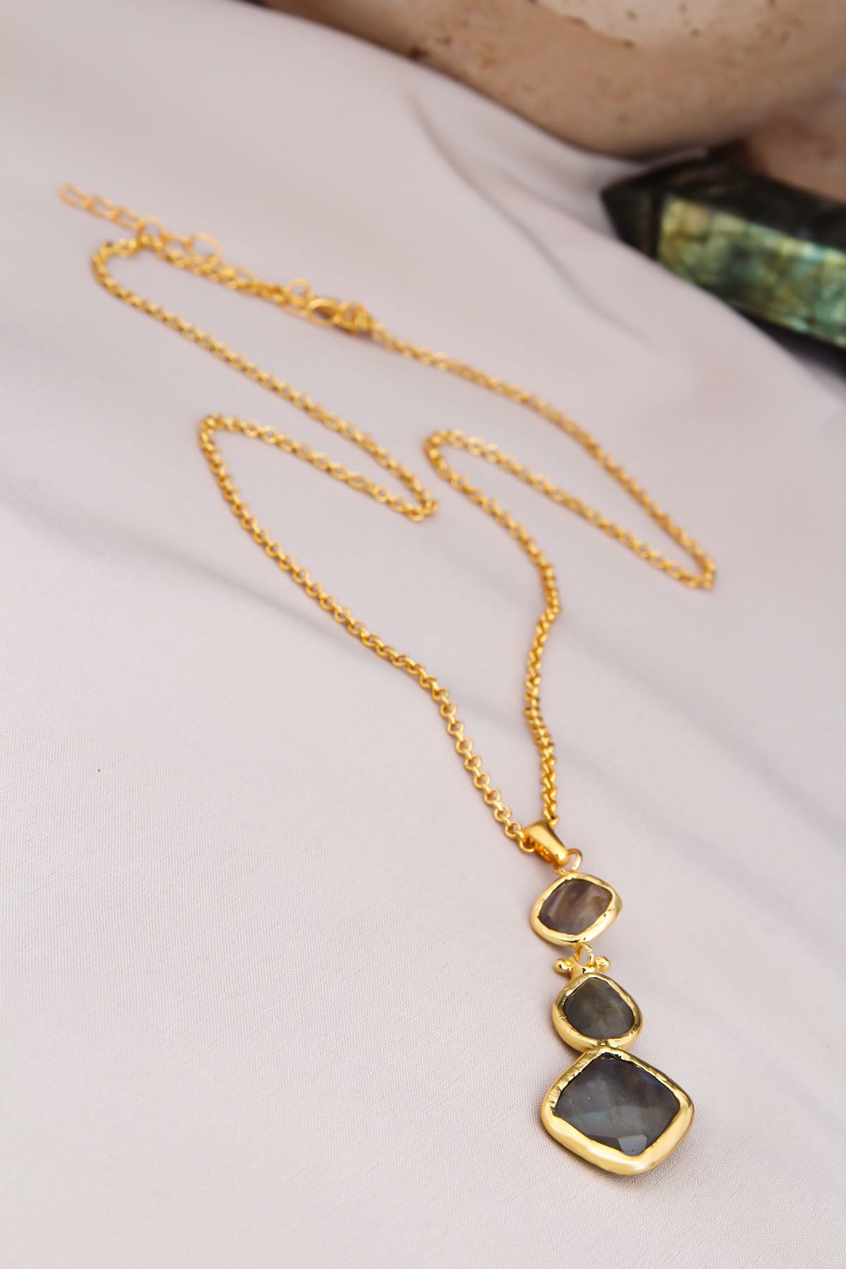 Labradorite Collier