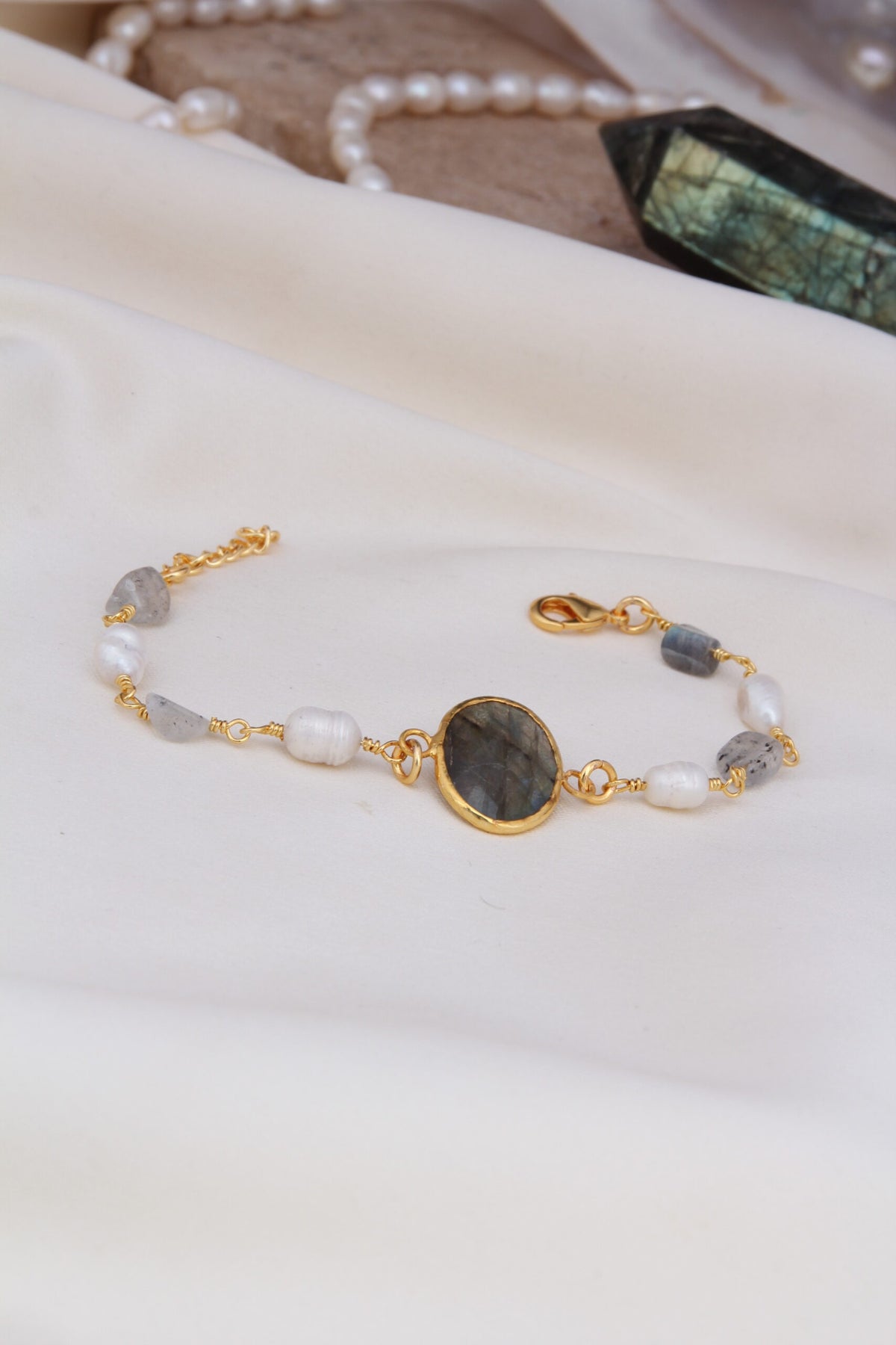Labradorite & Pearl Bracelet