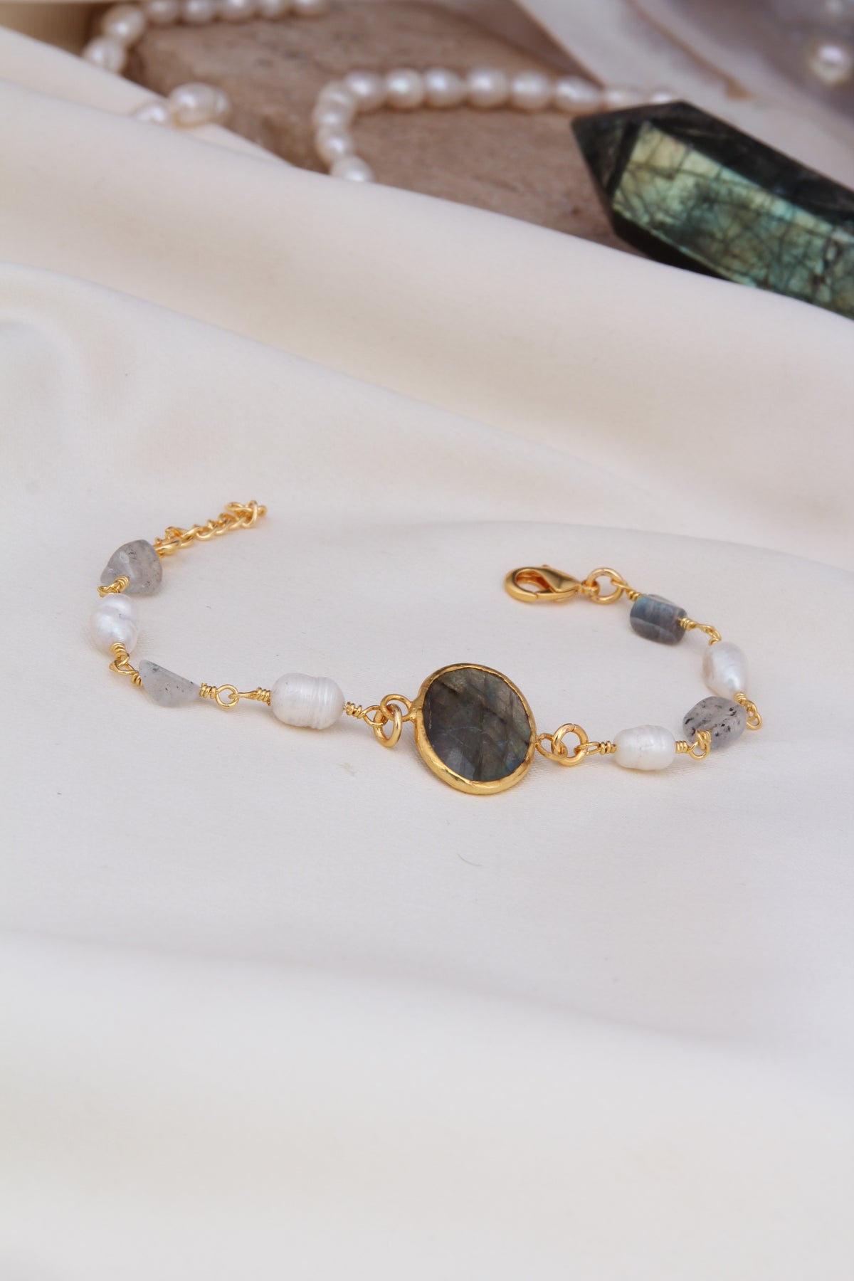 Labradorite & Pearl Bracelet