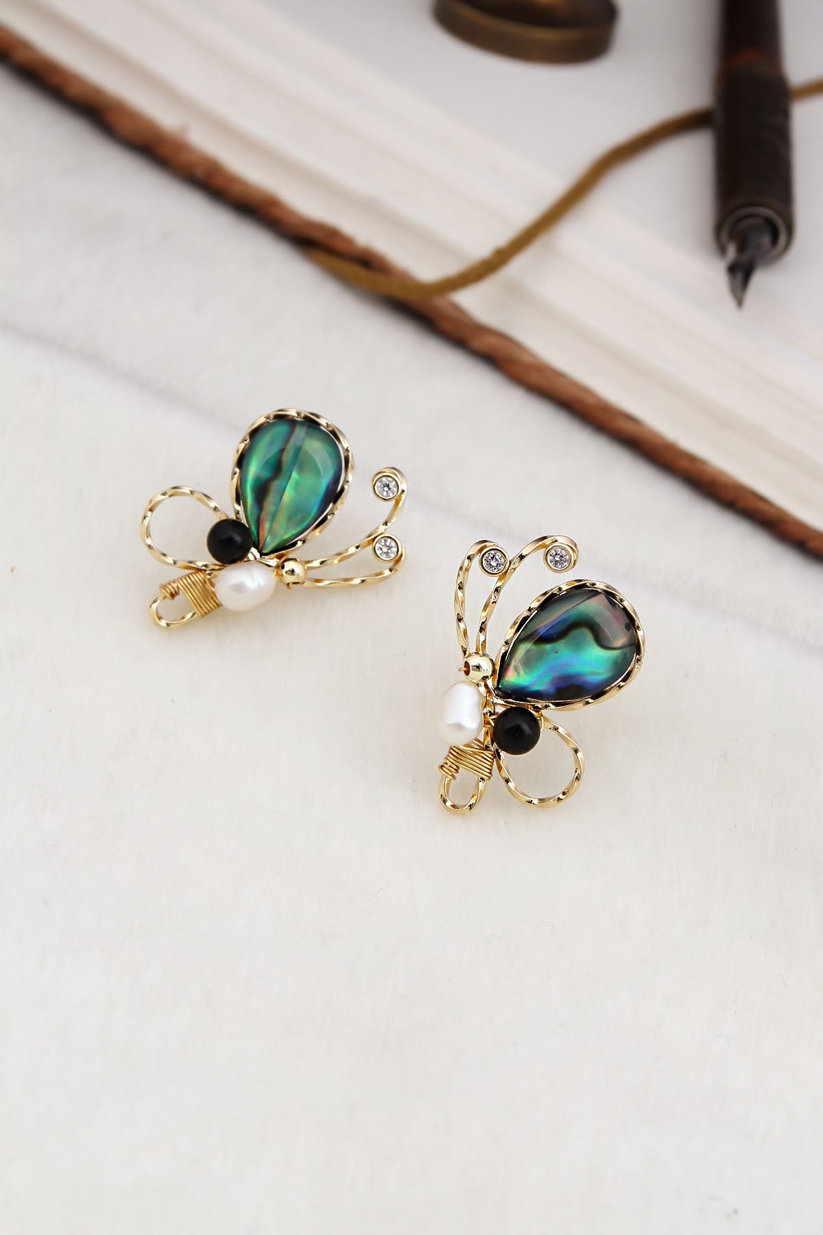 Labrodorite & Pearl Earring
