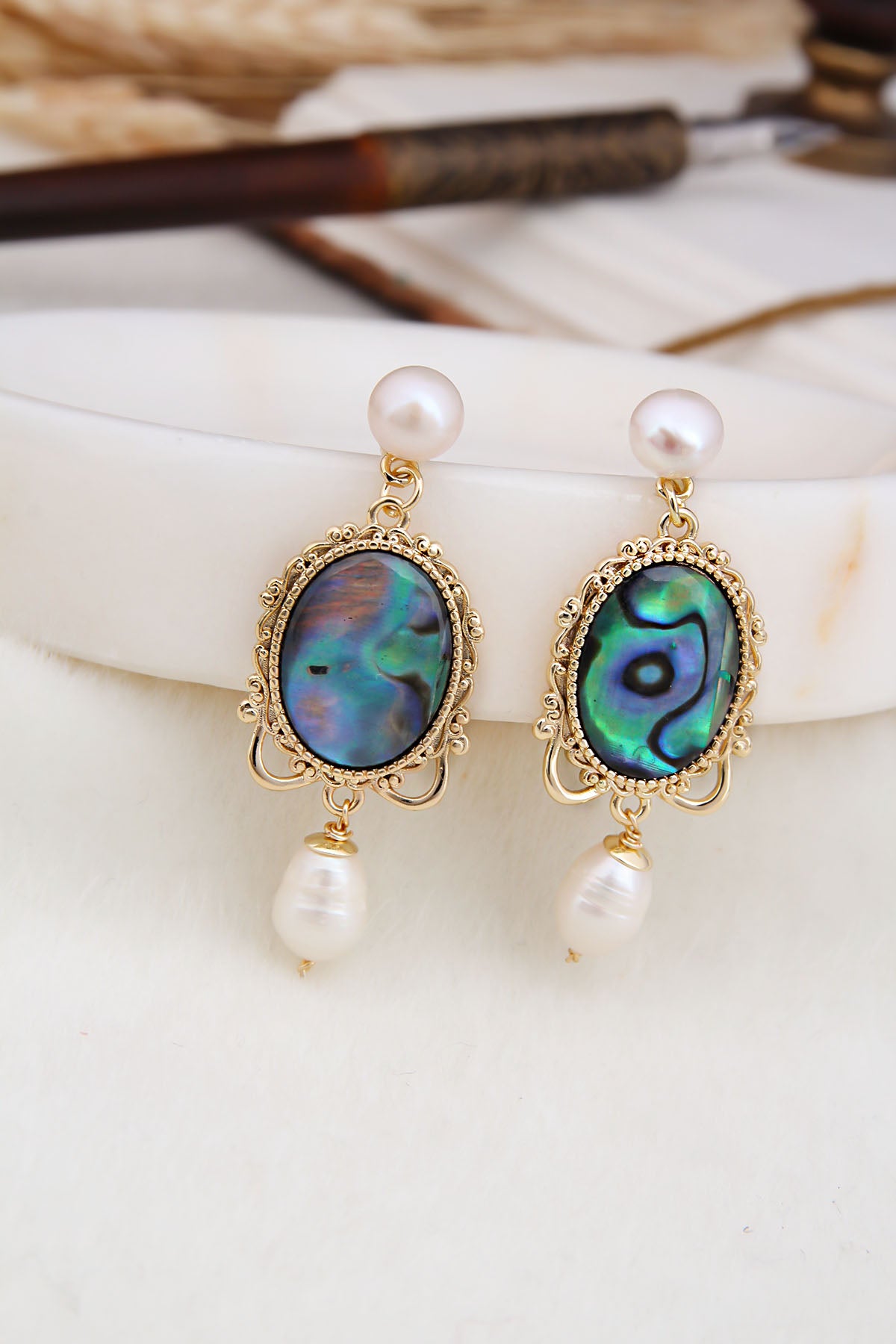 Labrodorite & Pearl Earring