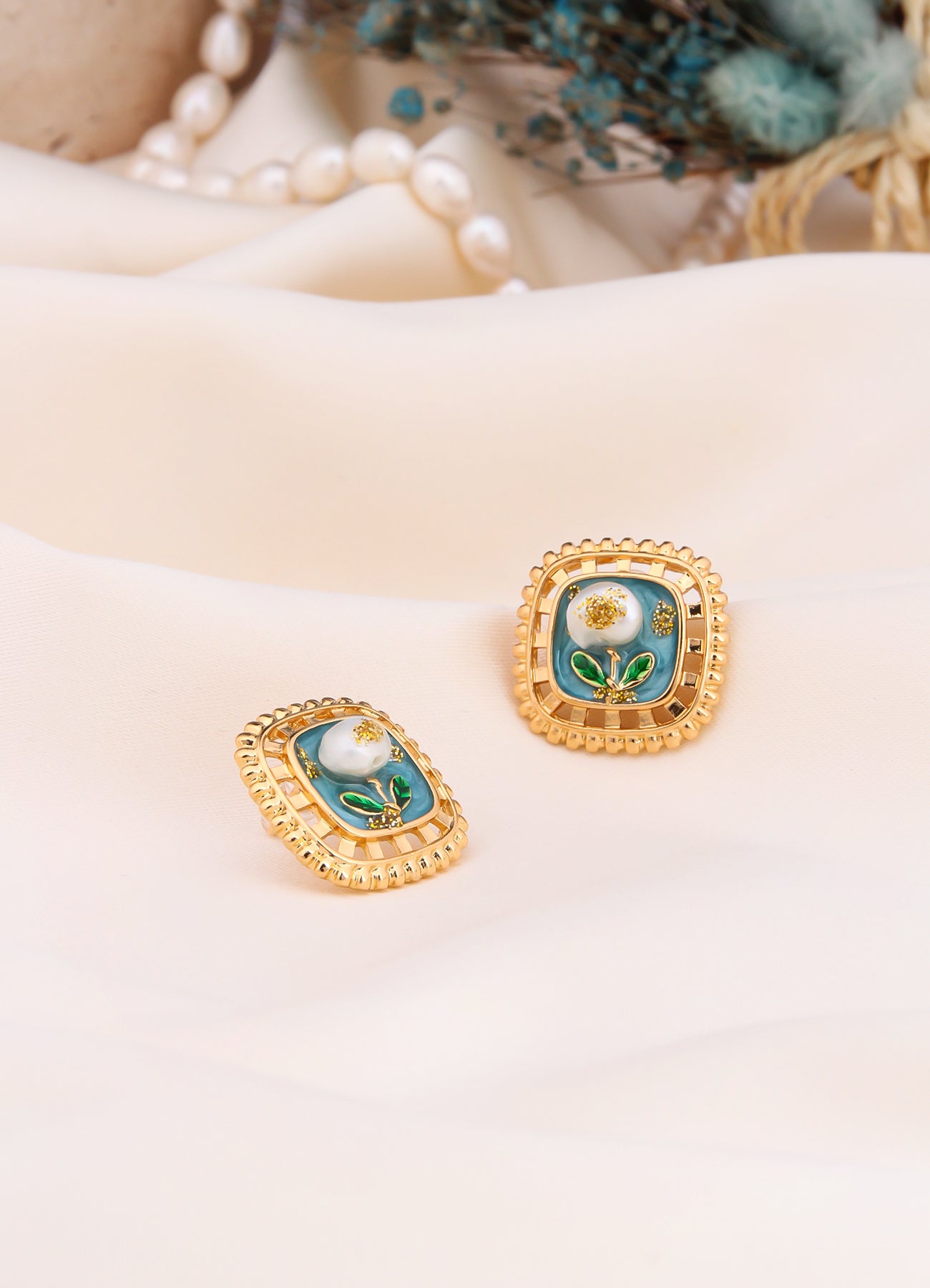 Pearl Earring