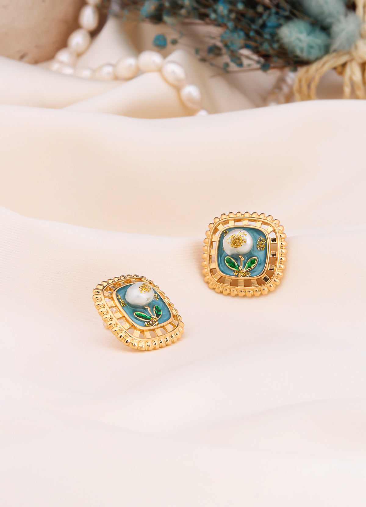 Pearl Earring