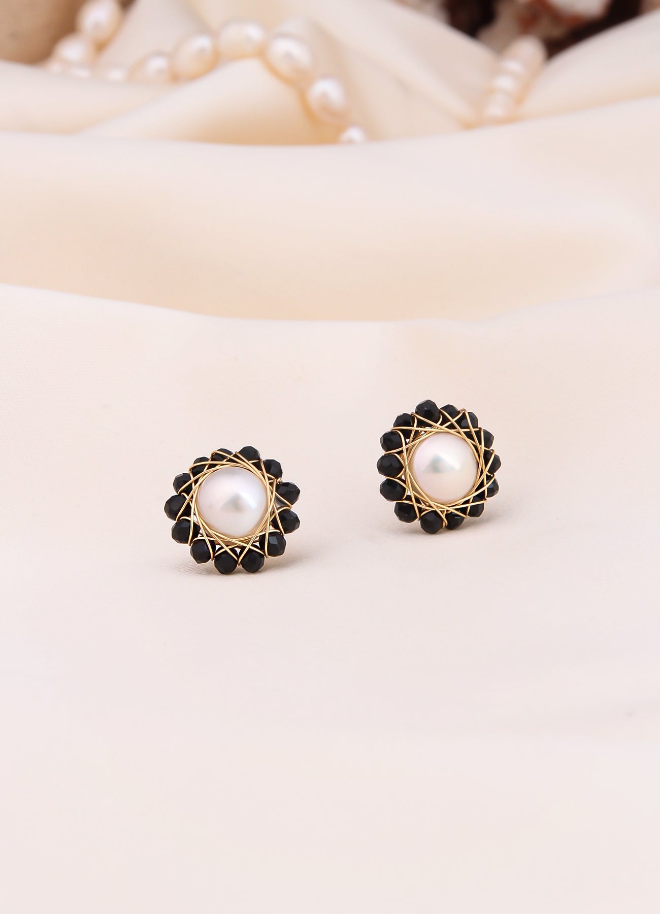 Onix & Pearl Earring