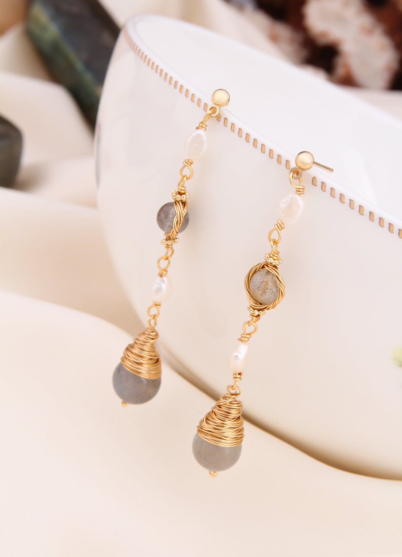 Labradorite & Pearl Earring