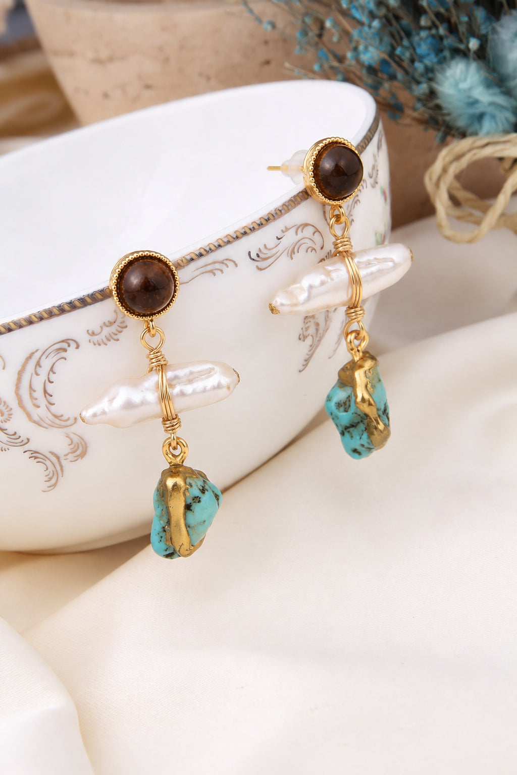 Brown & Pearl Earring