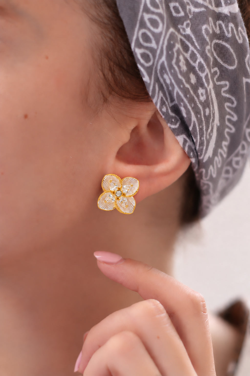 Nacre Earring