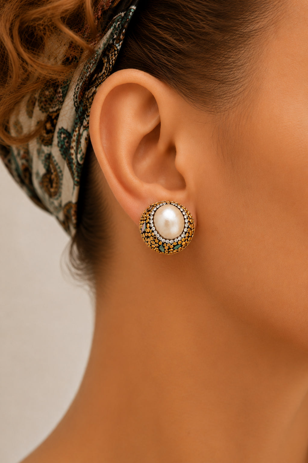 Pearl & Hematite Earring