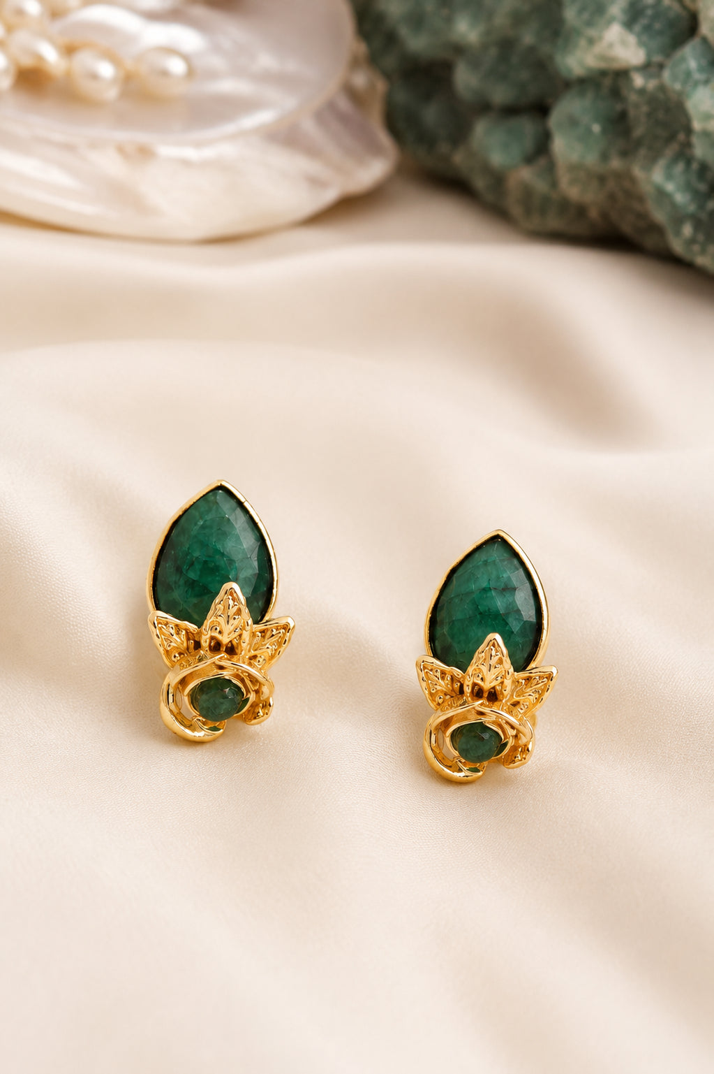 Root Emeral Earring