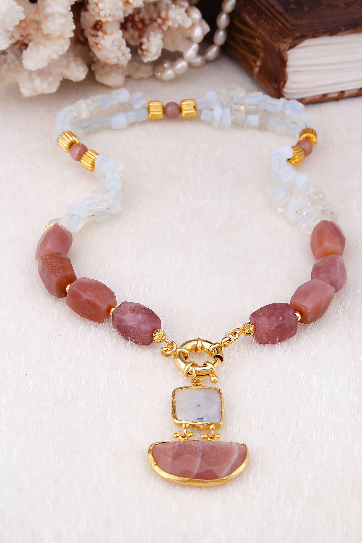 Moonstone & Sun stone Collier